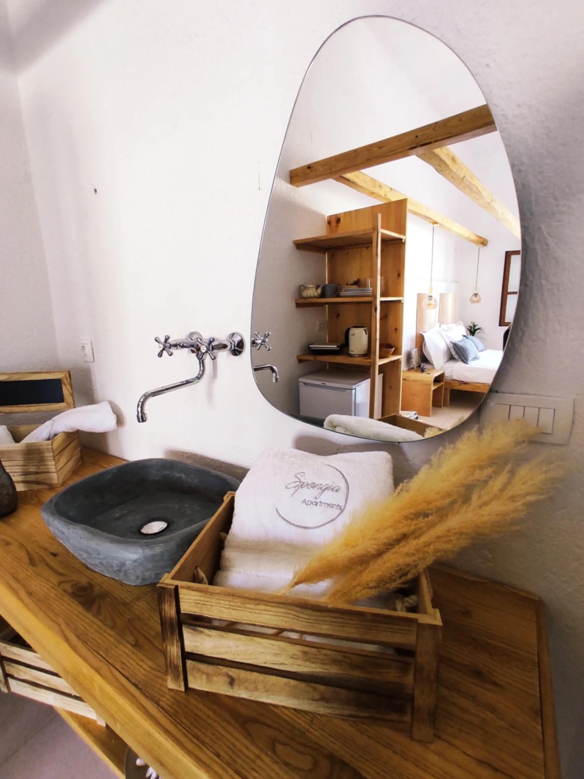 Decorative detail in Spongia Apartments Kalymnos