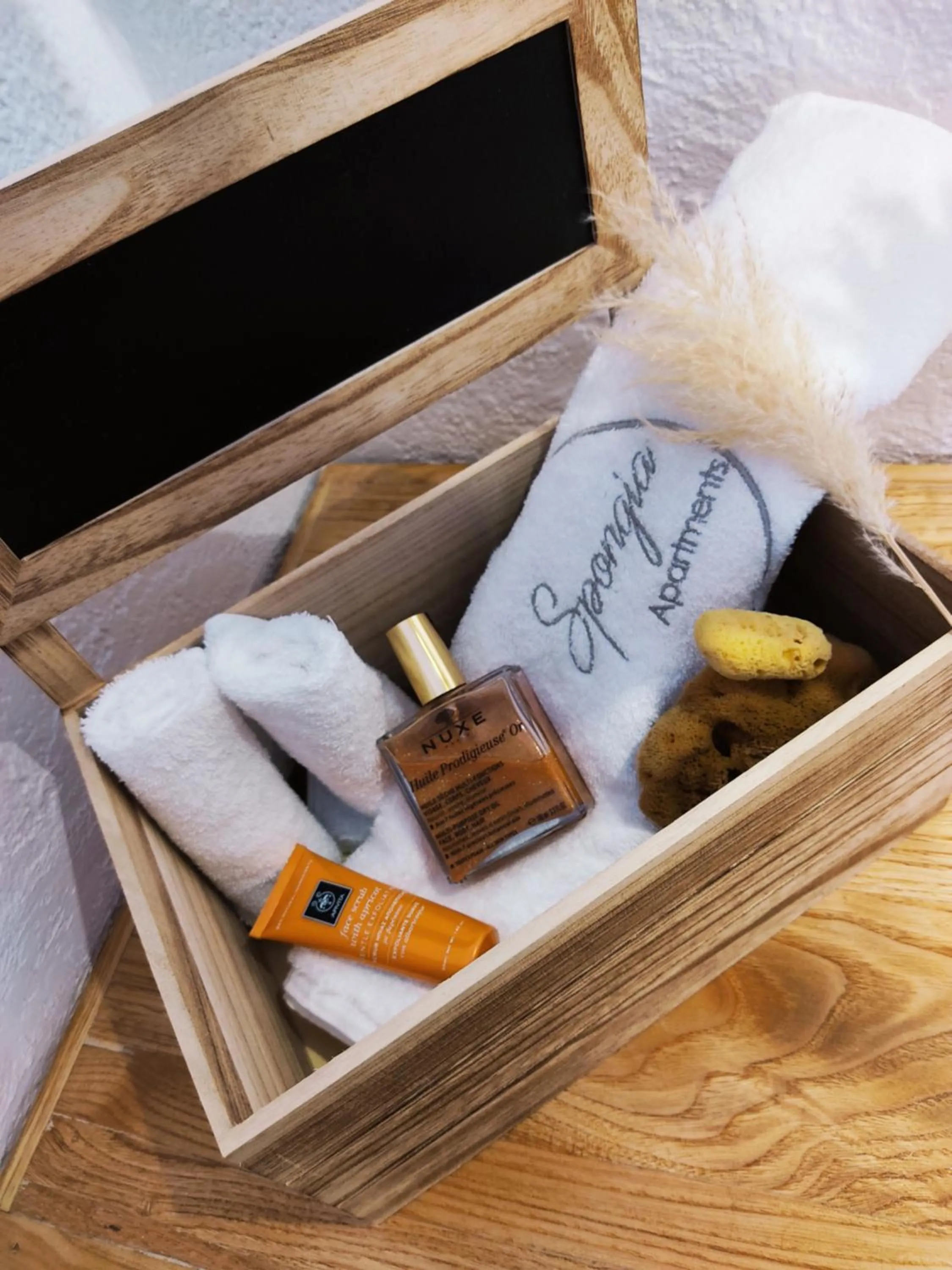 Decorative detail in Spongia Apartments Kalymnos