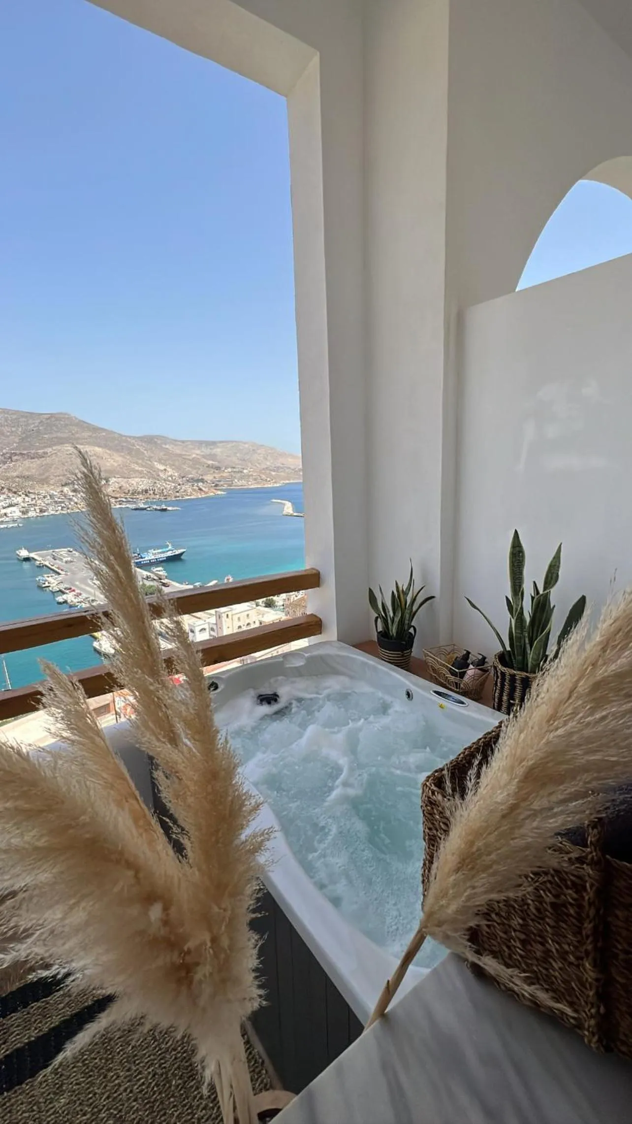 Hot Tub in Spongia Apartments Kalymnos