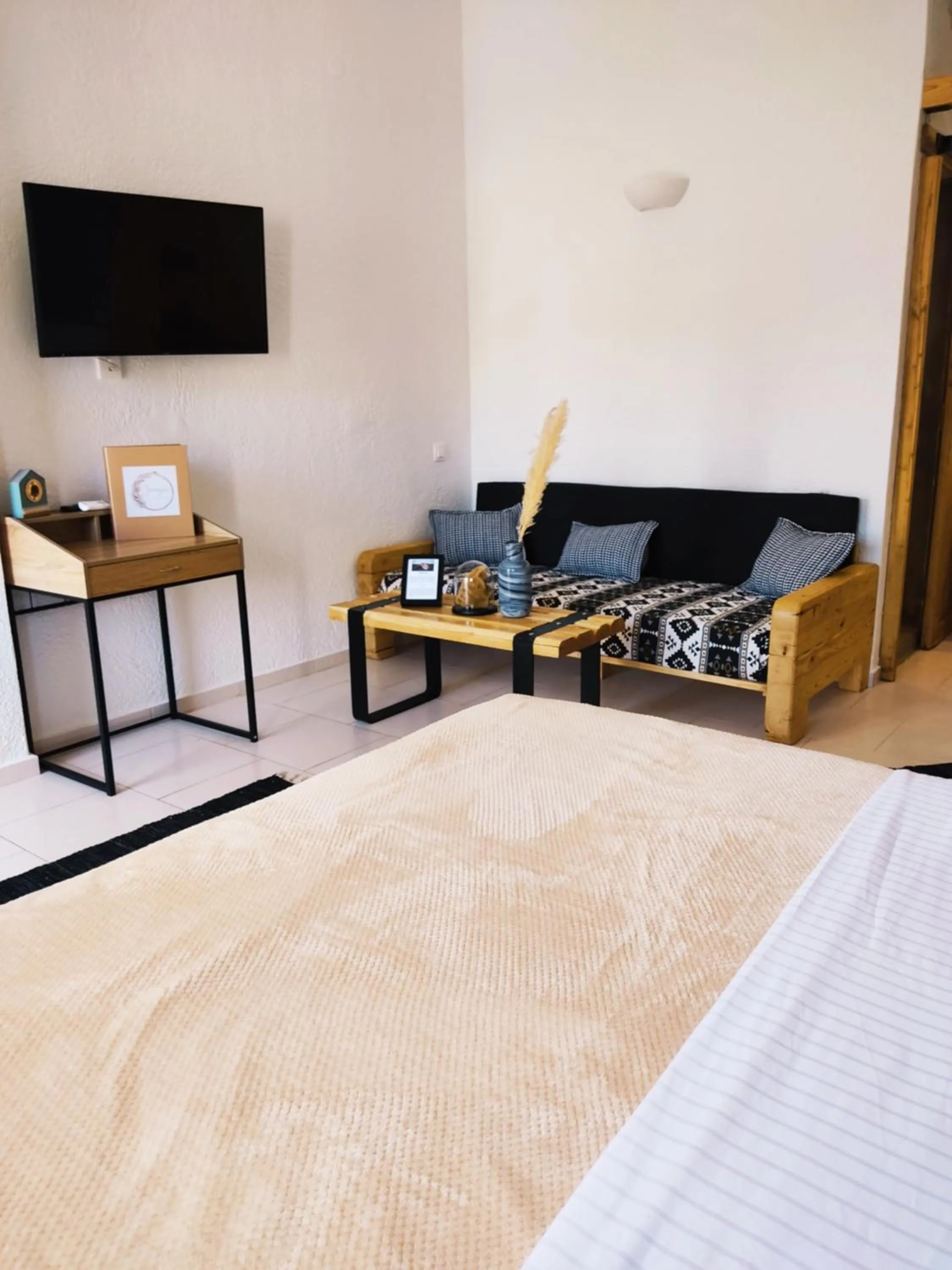 TV and multimedia, Bed in Spongia Apartments Kalymnos