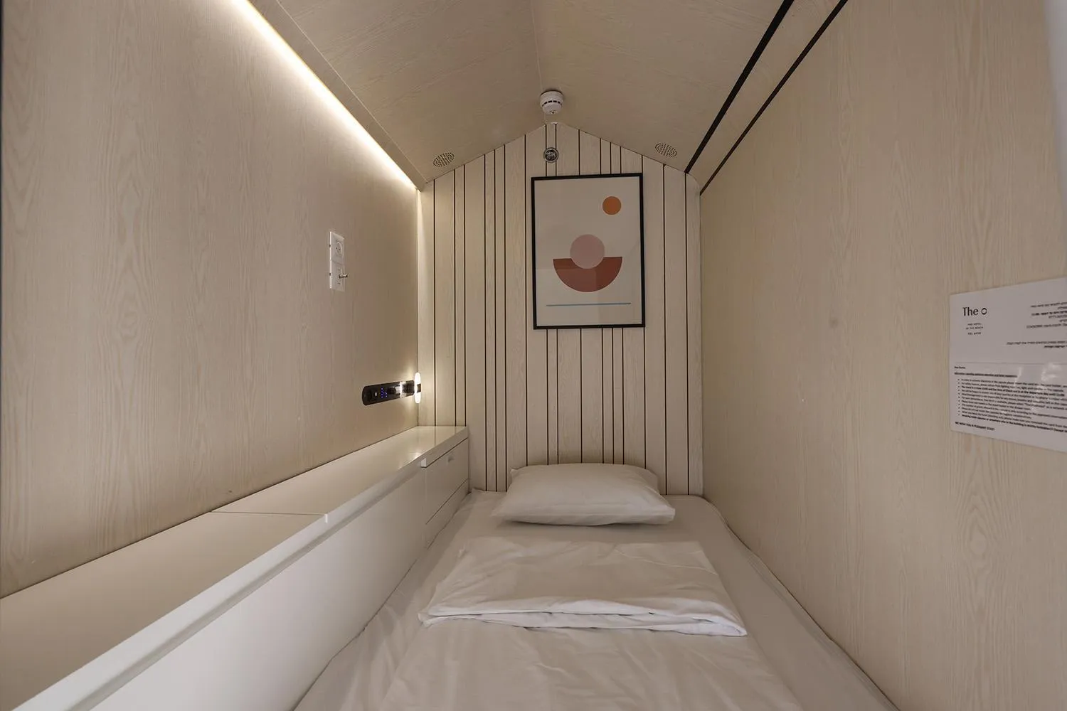 Bed in The O Pod Capsule Hotel
