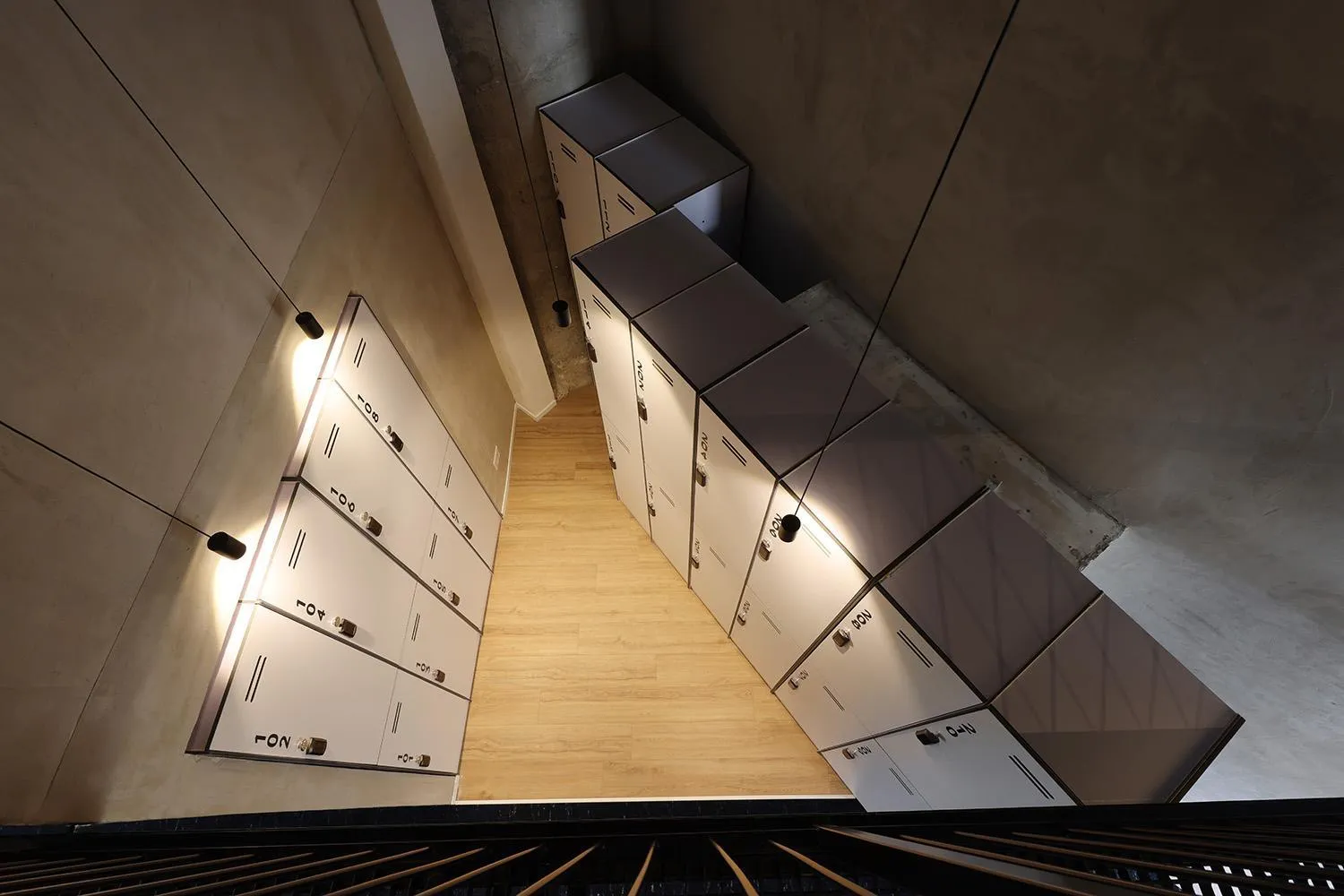 microwave in The O Pod Capsule Hotel