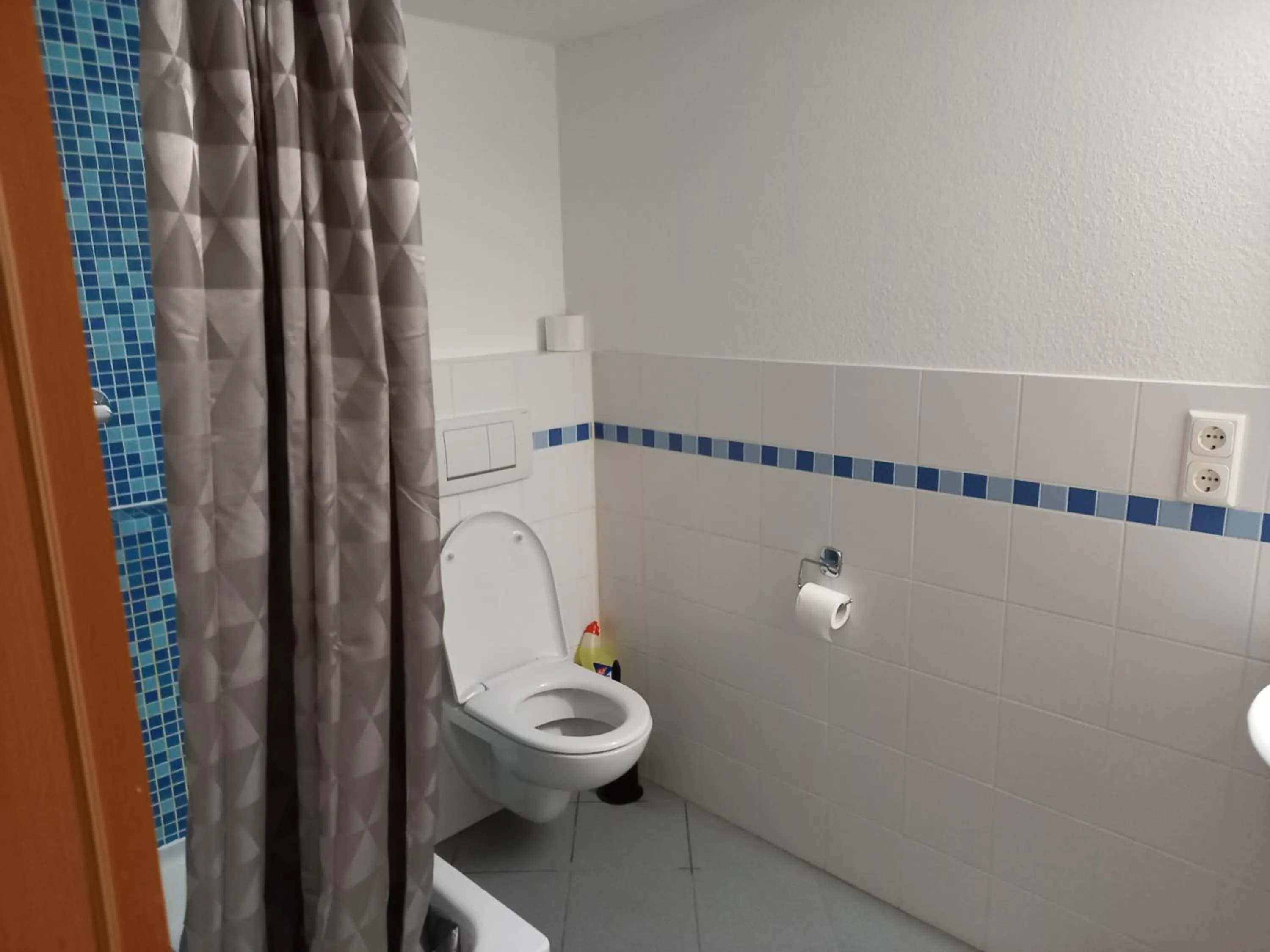 Bathroom in Wollröder Krug