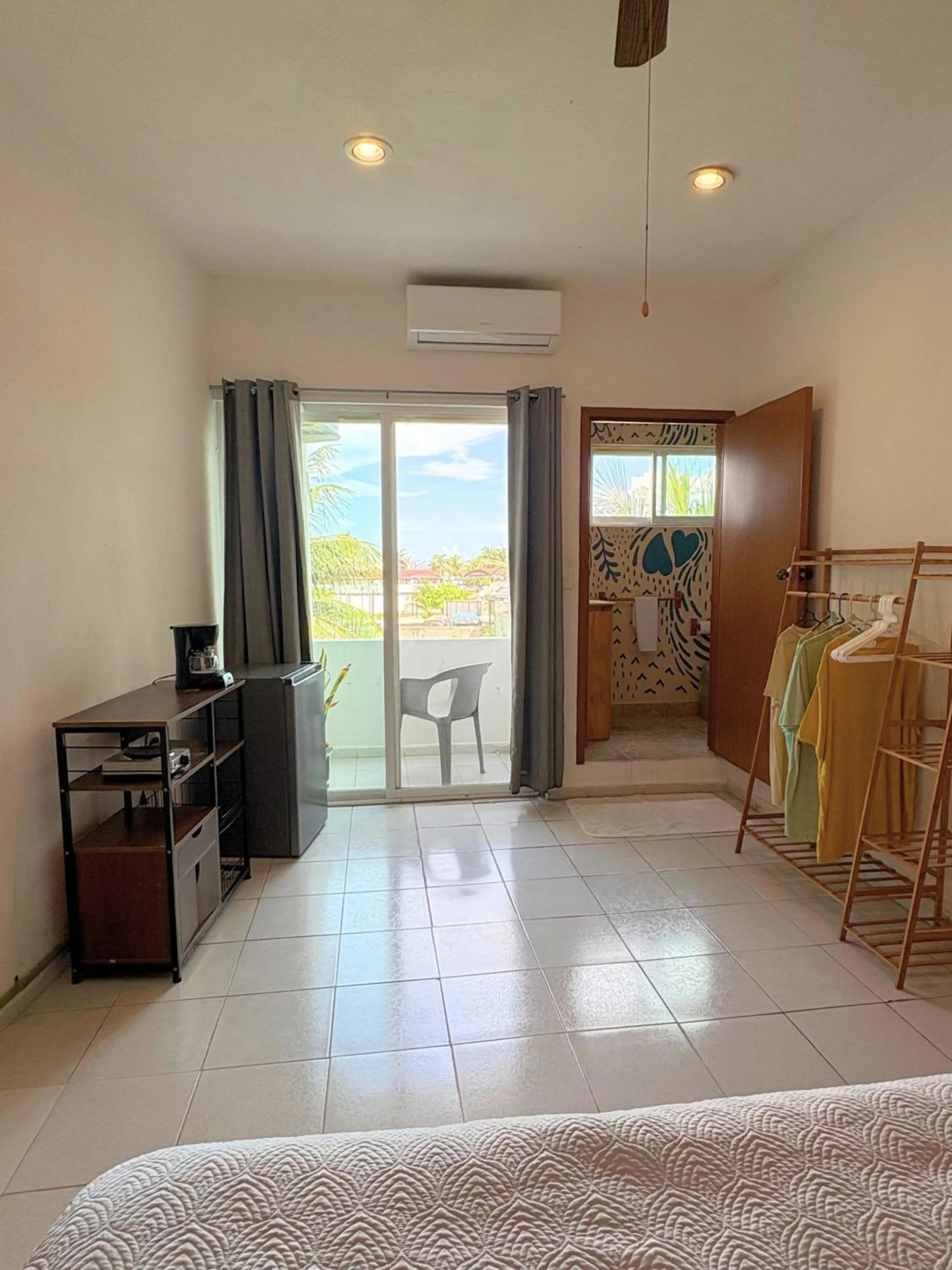 air conditioner, Bed in Hostal Cuca Macuca