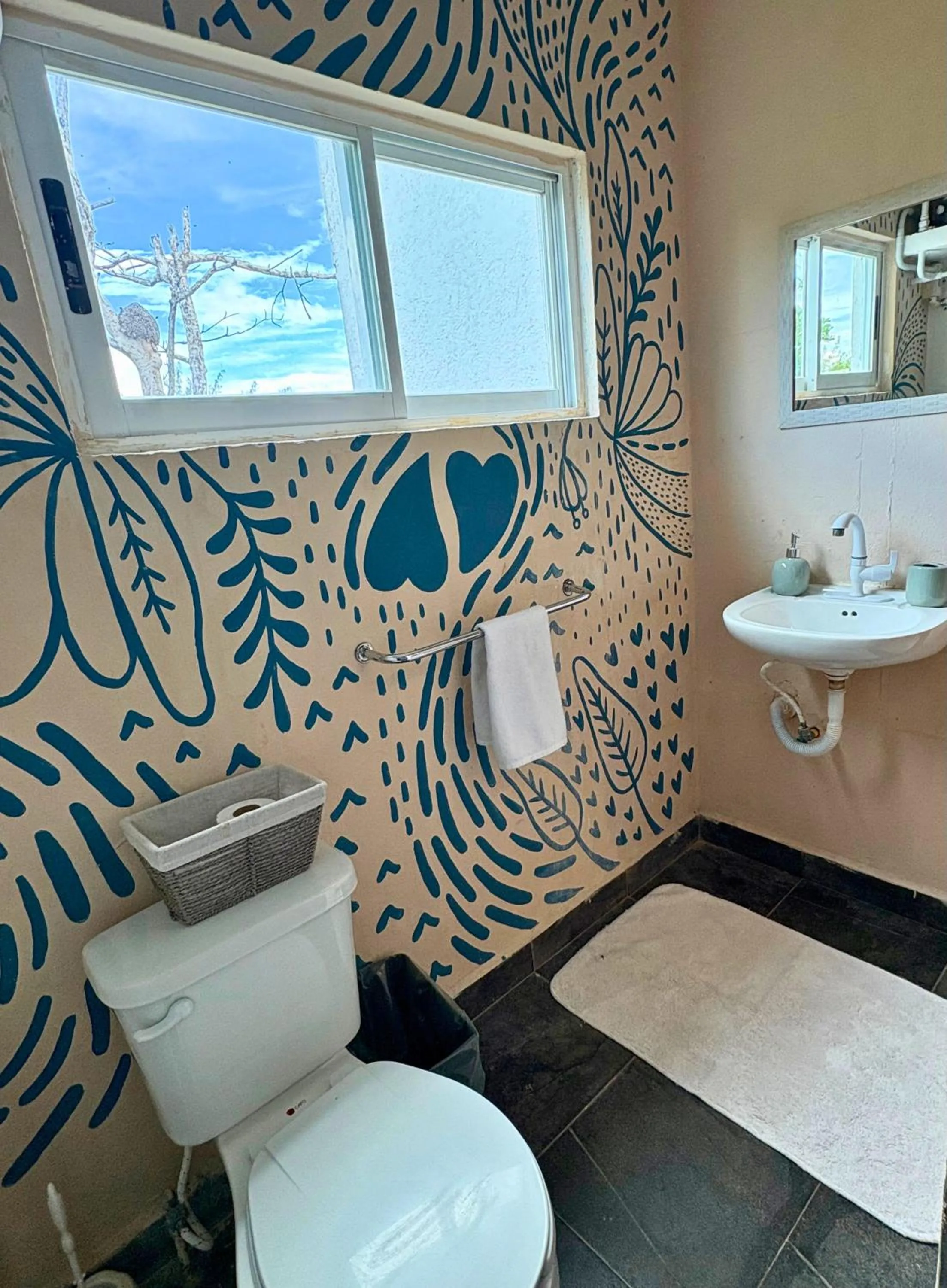 Toilet in Hostal Cuca Macuca