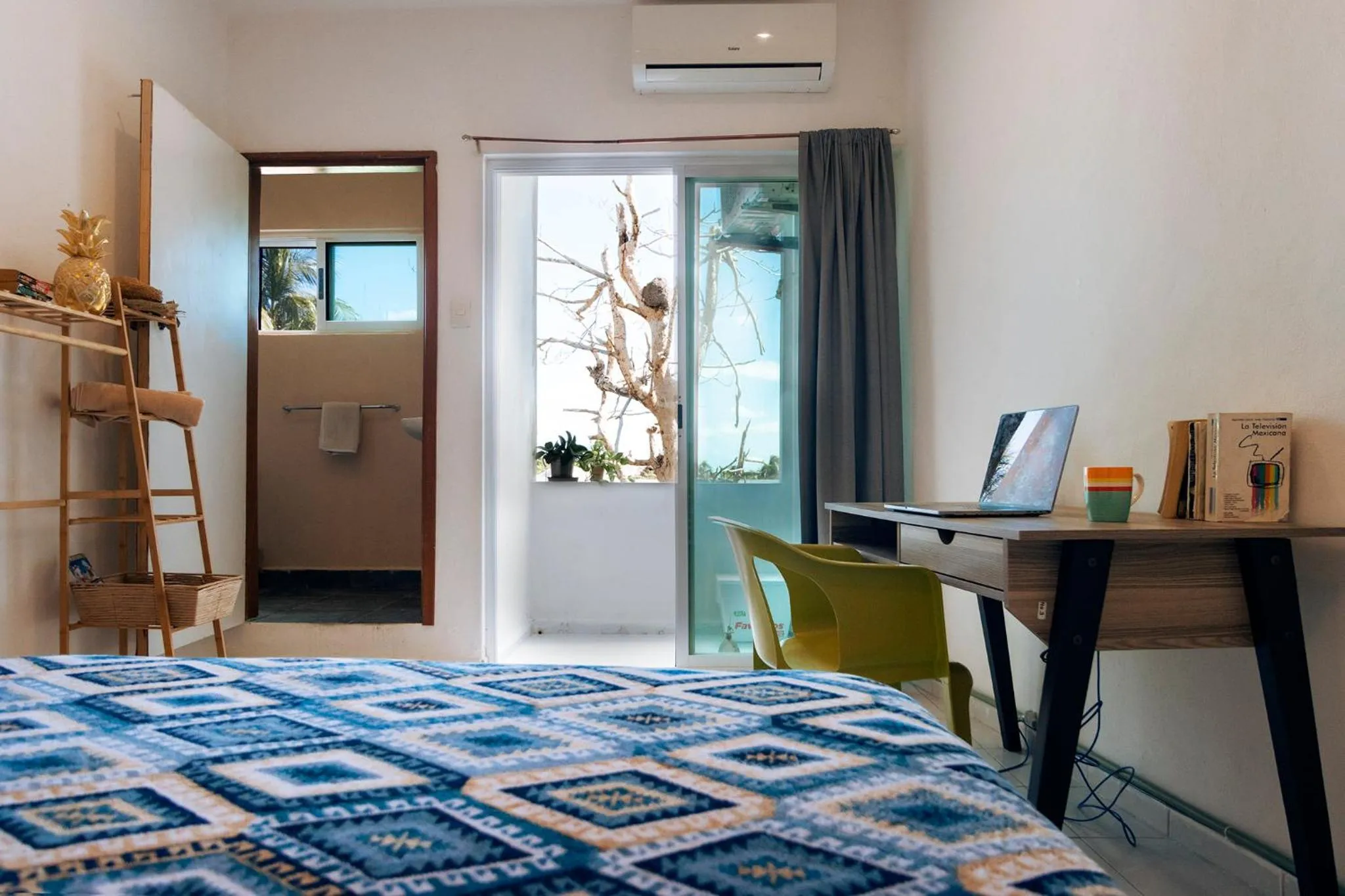 Photo of the whole room, Bed in Hostal Cuca Macuca