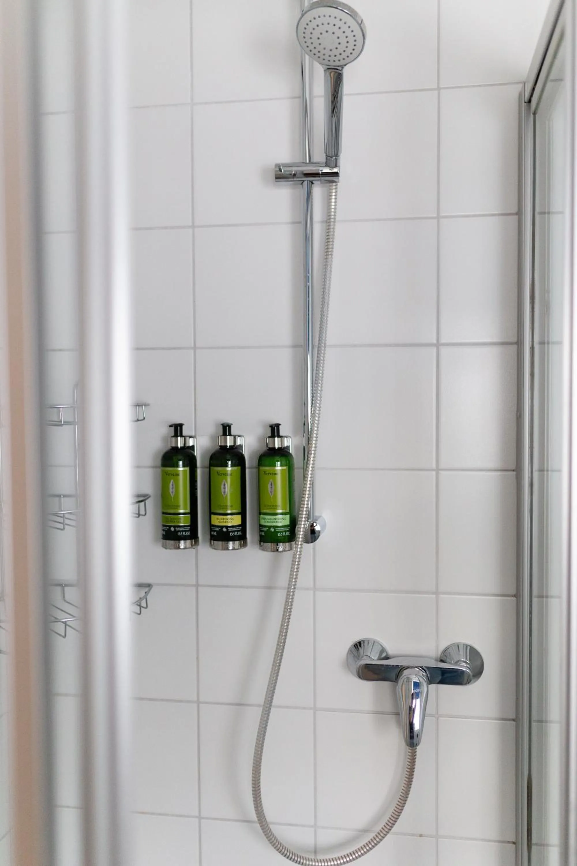 Shower in Hotel Weisses Haus