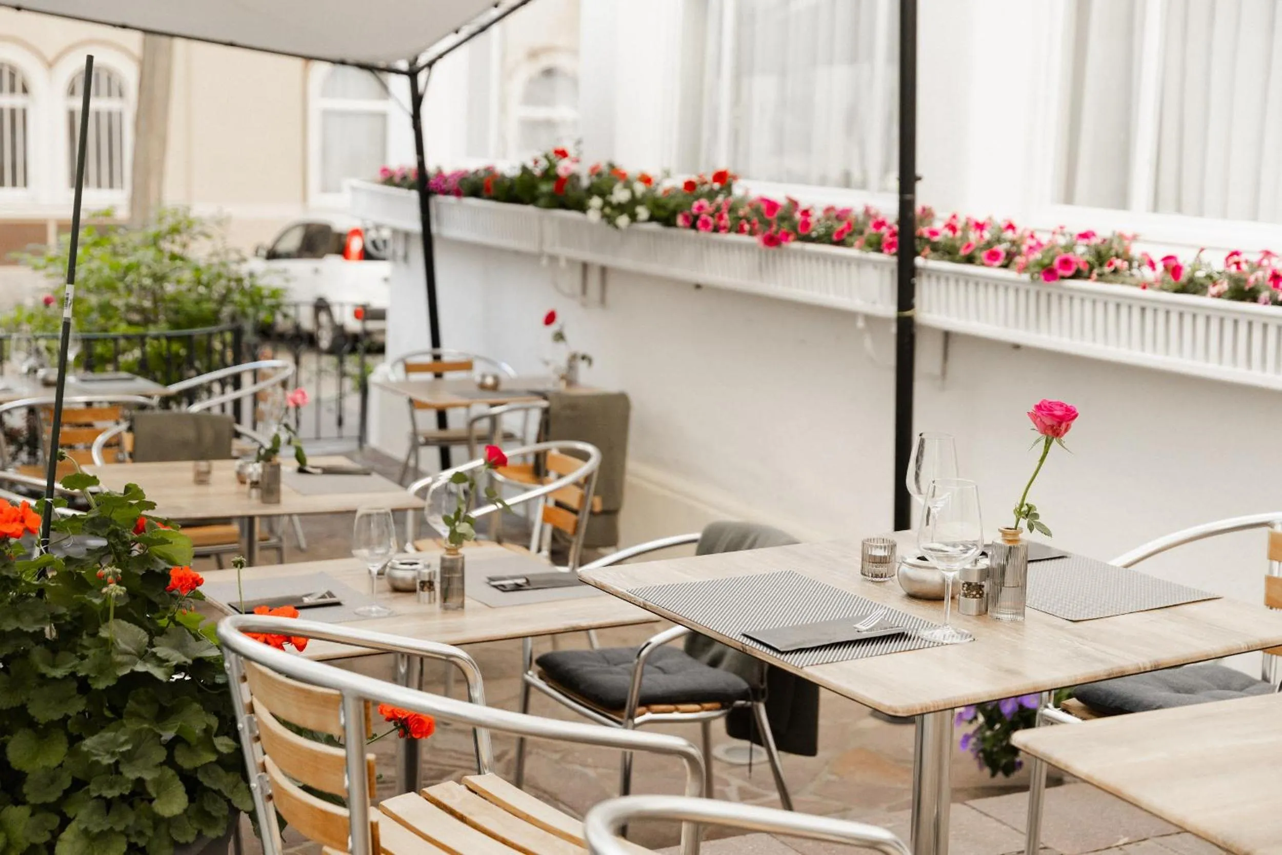 Restaurant/places to eat in Hotel Weisses Haus