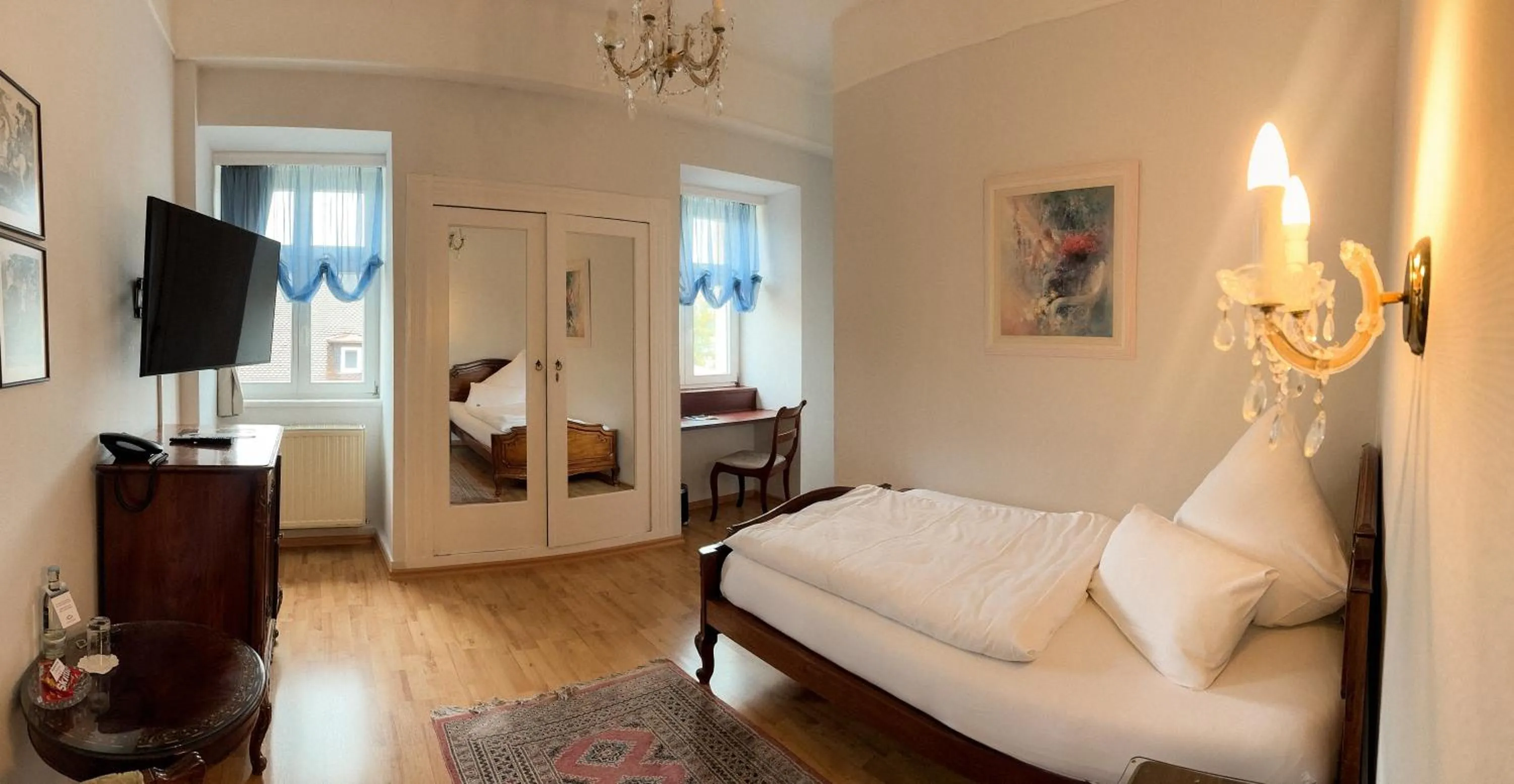 Photo of the whole room, Bed in Hotel Weisses Haus