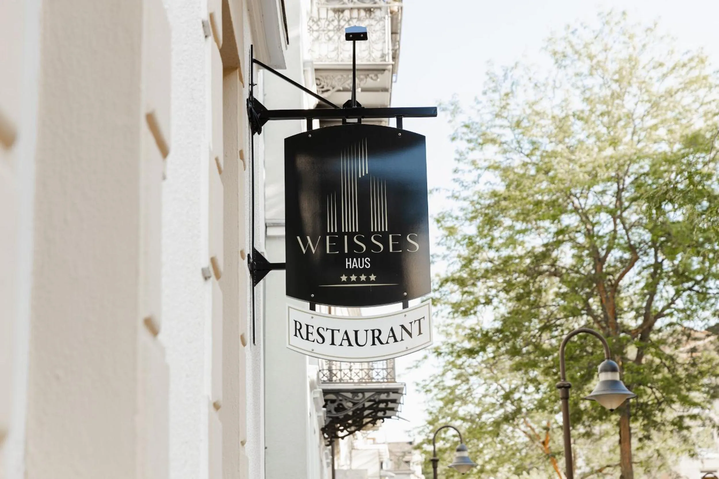 Property building in Hotel Weisses Haus