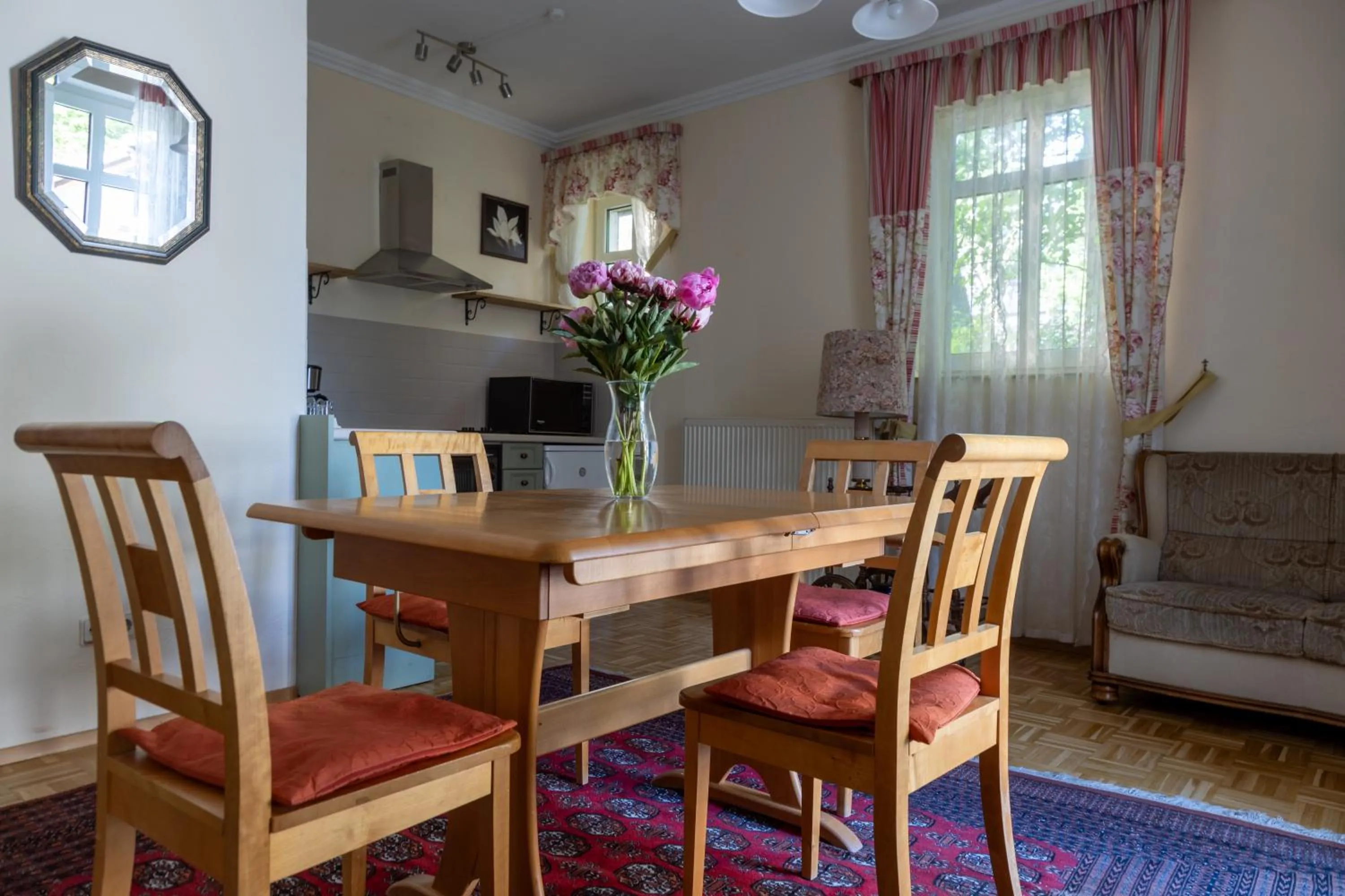 Kitchen or kitchenette in Hotel Weisses Haus