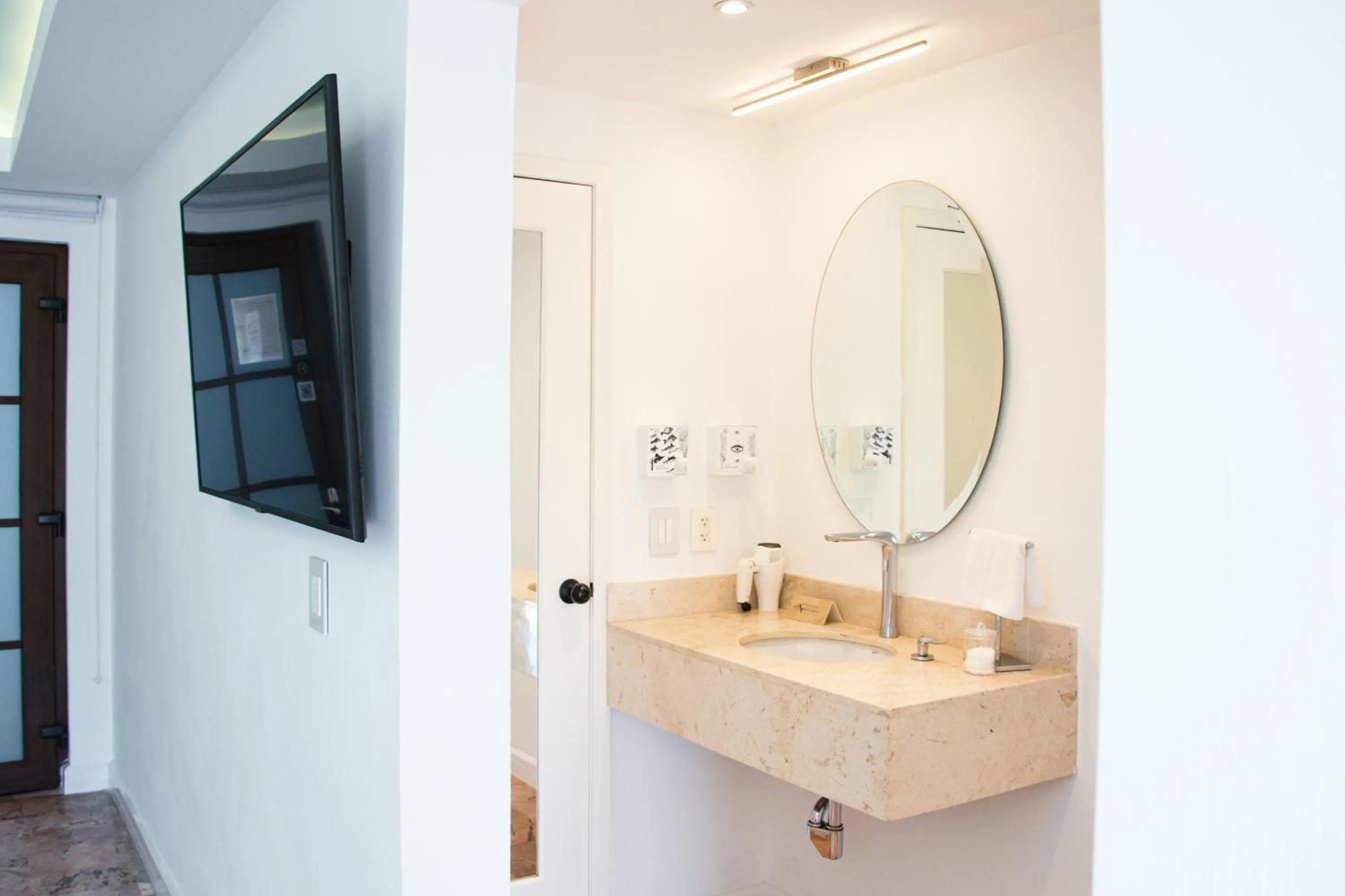 TV and multimedia in The Xperience by g