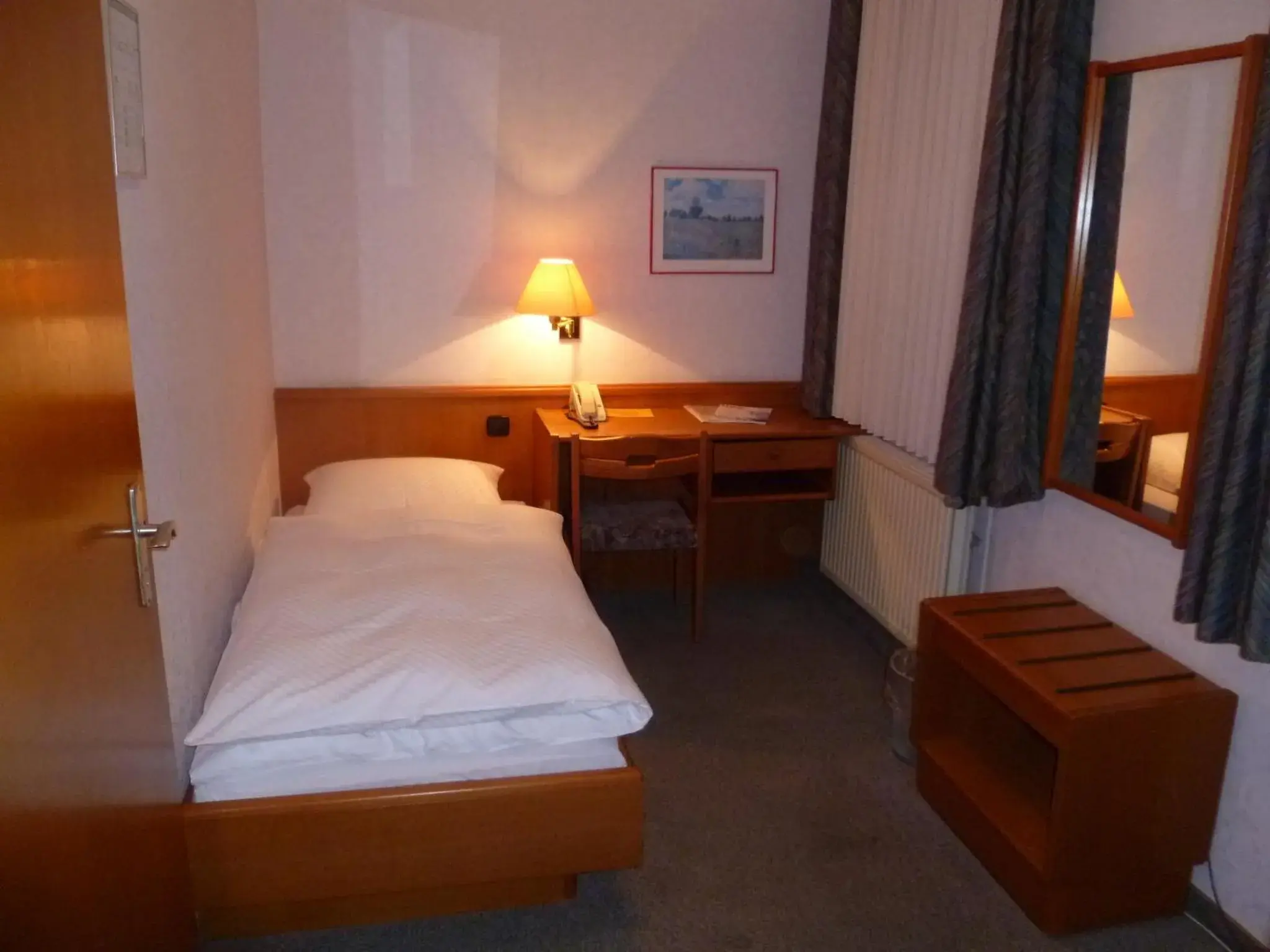 Single Room in Hotel Deutsche Eiche in Northeim Single Room in Hotel Deutsche Eiche in Northeim