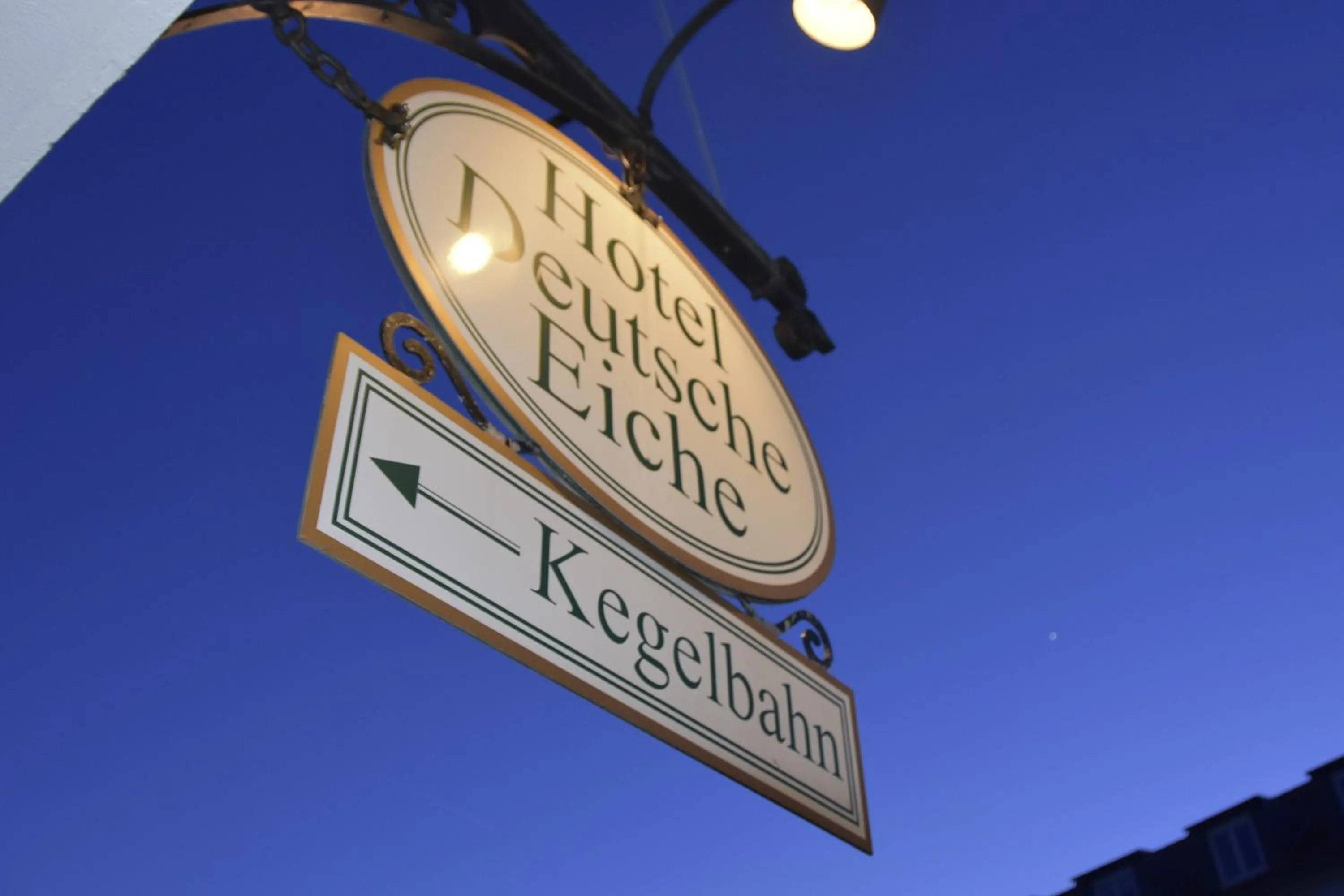 Property logo or sign in Hotel Deutsche Eiche in Northeim