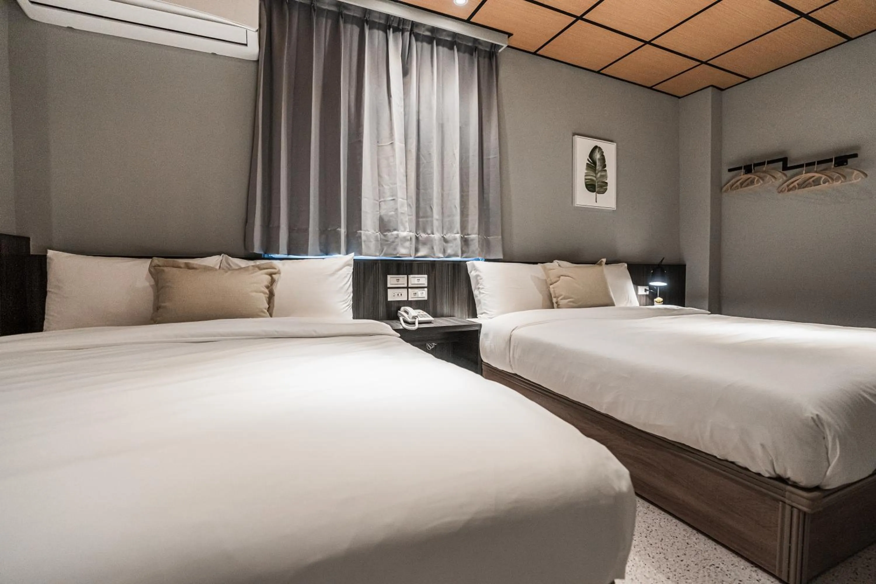 Photo of the whole room, Bed in ZZINN,penghu