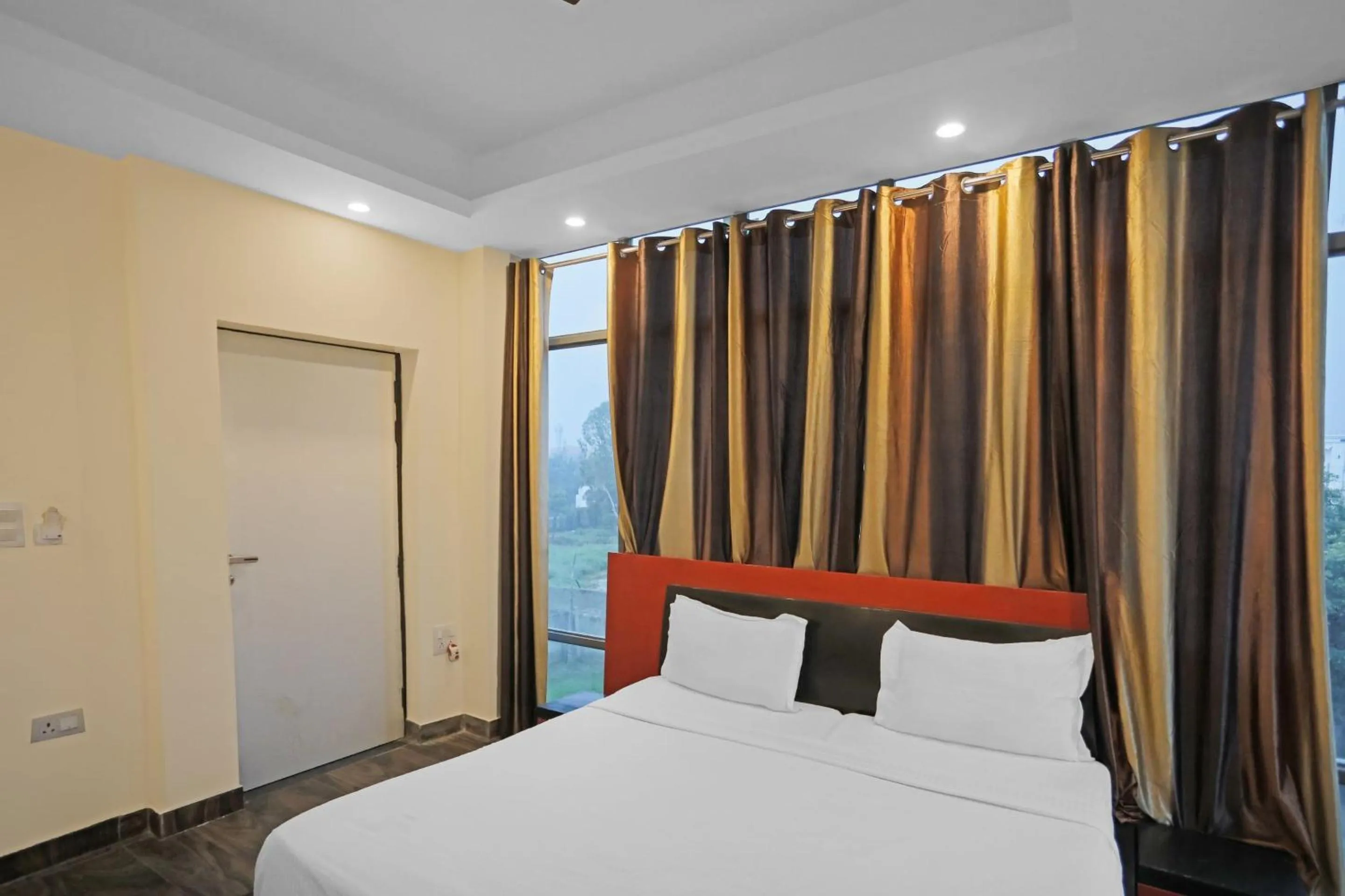 Bedroom, Bed in Super Hotel O Heart Beat Hotel