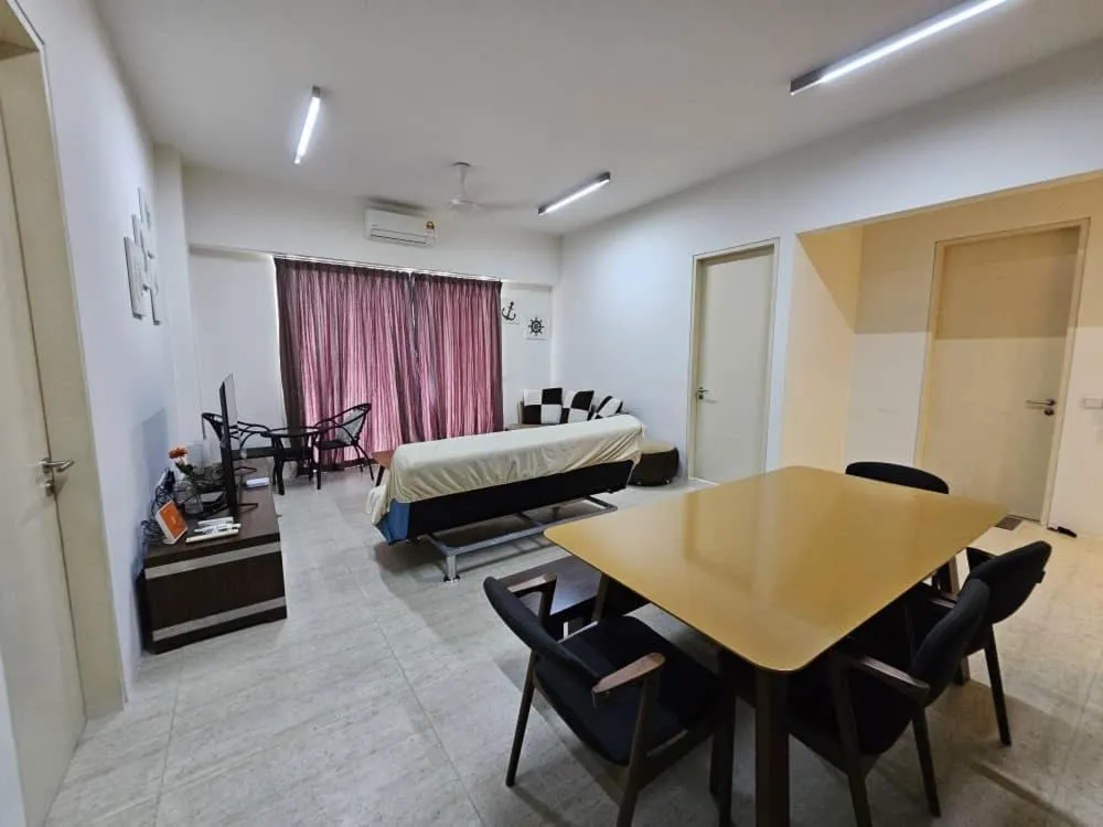 By The Sea Cozy Beachfront Home, Batu Ferringhi