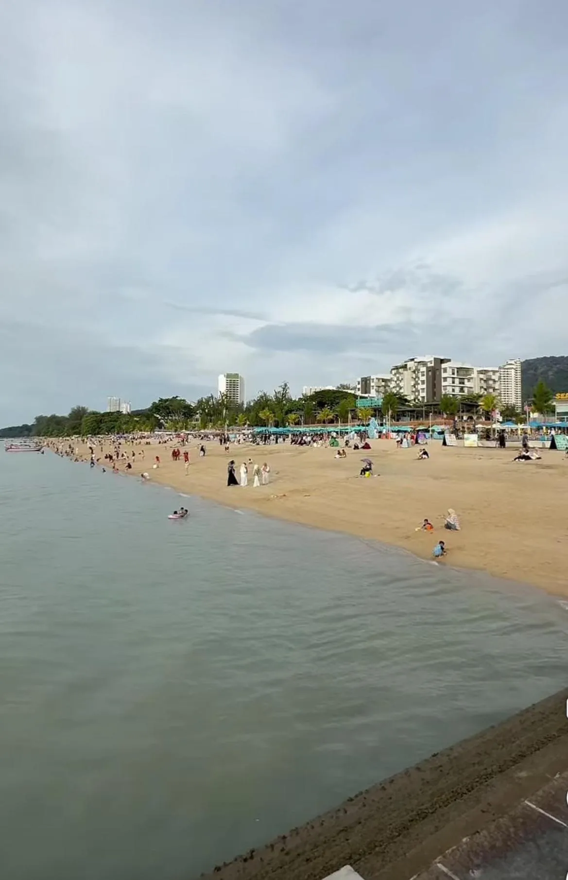 By The Sea Cozy Beachfront Home, Batu Ferringhi