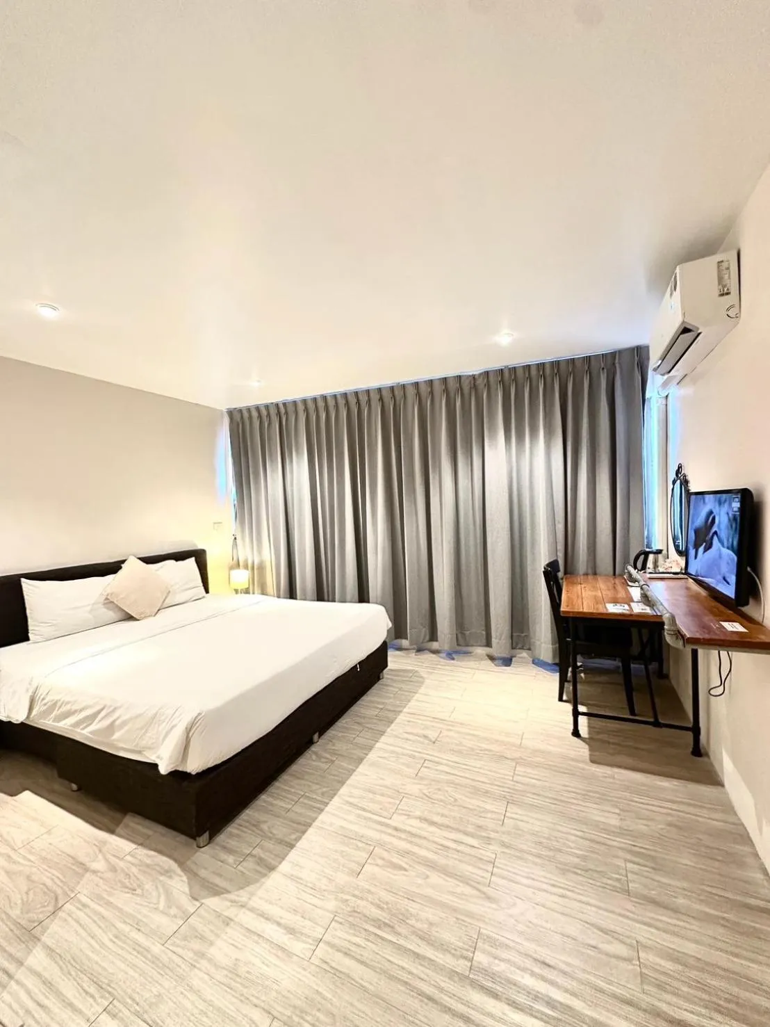 Bedroom, Bed in Studio F Sukhumvit