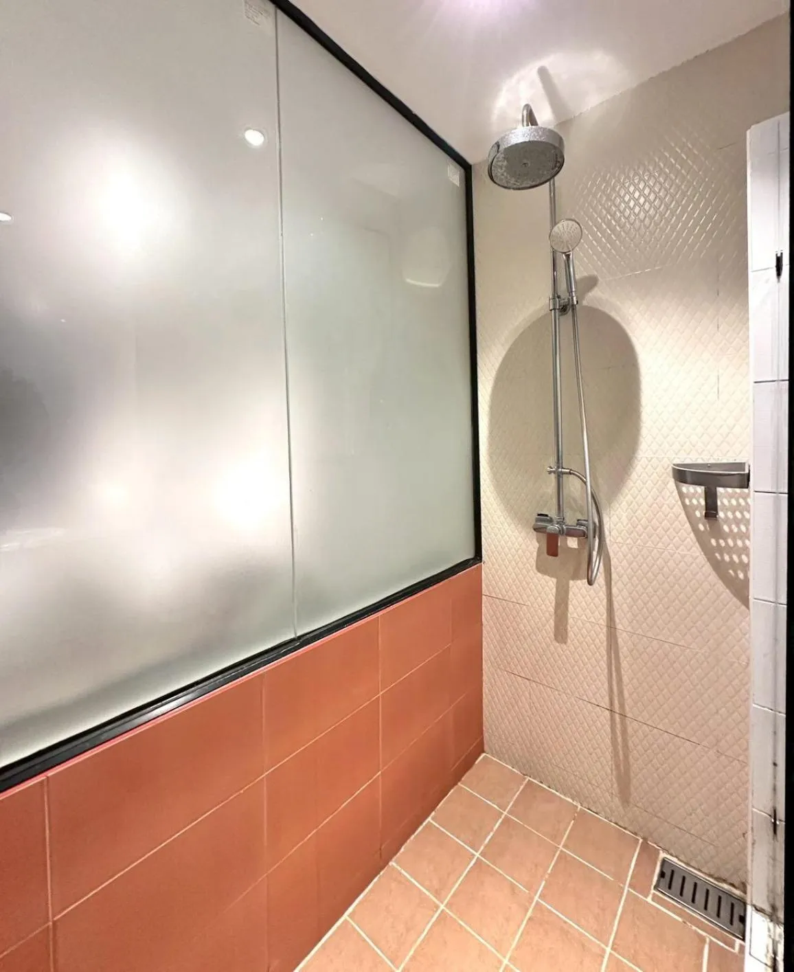 Shower in Studio F Sukhumvit