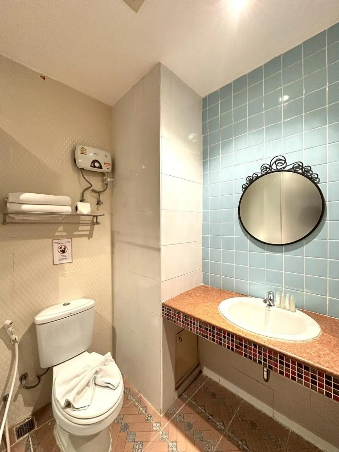 Shower in Studio F Sukhumvit