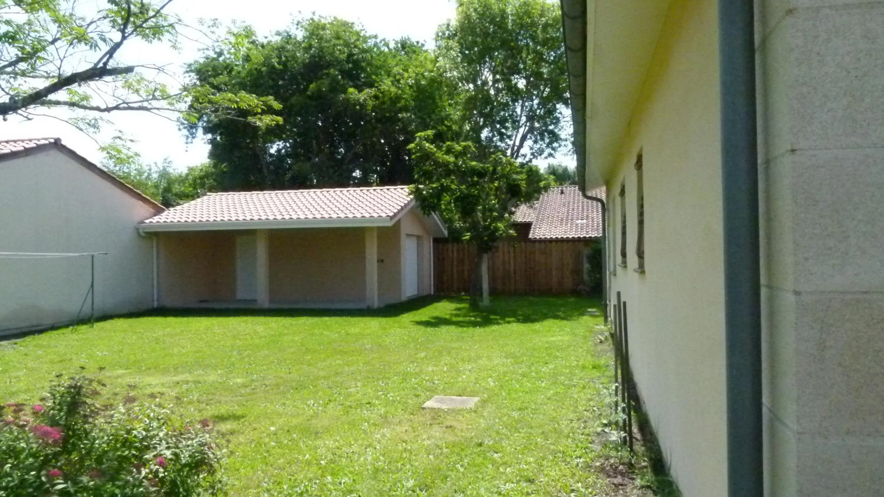 Garden in Les Calicots Sanguinet