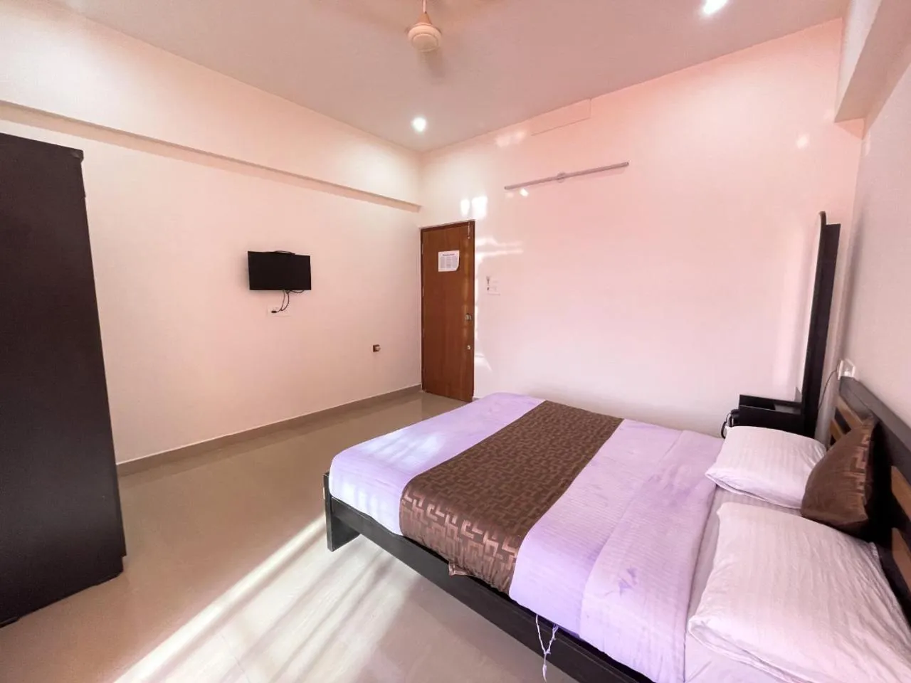 Bed in Green Valley Residency