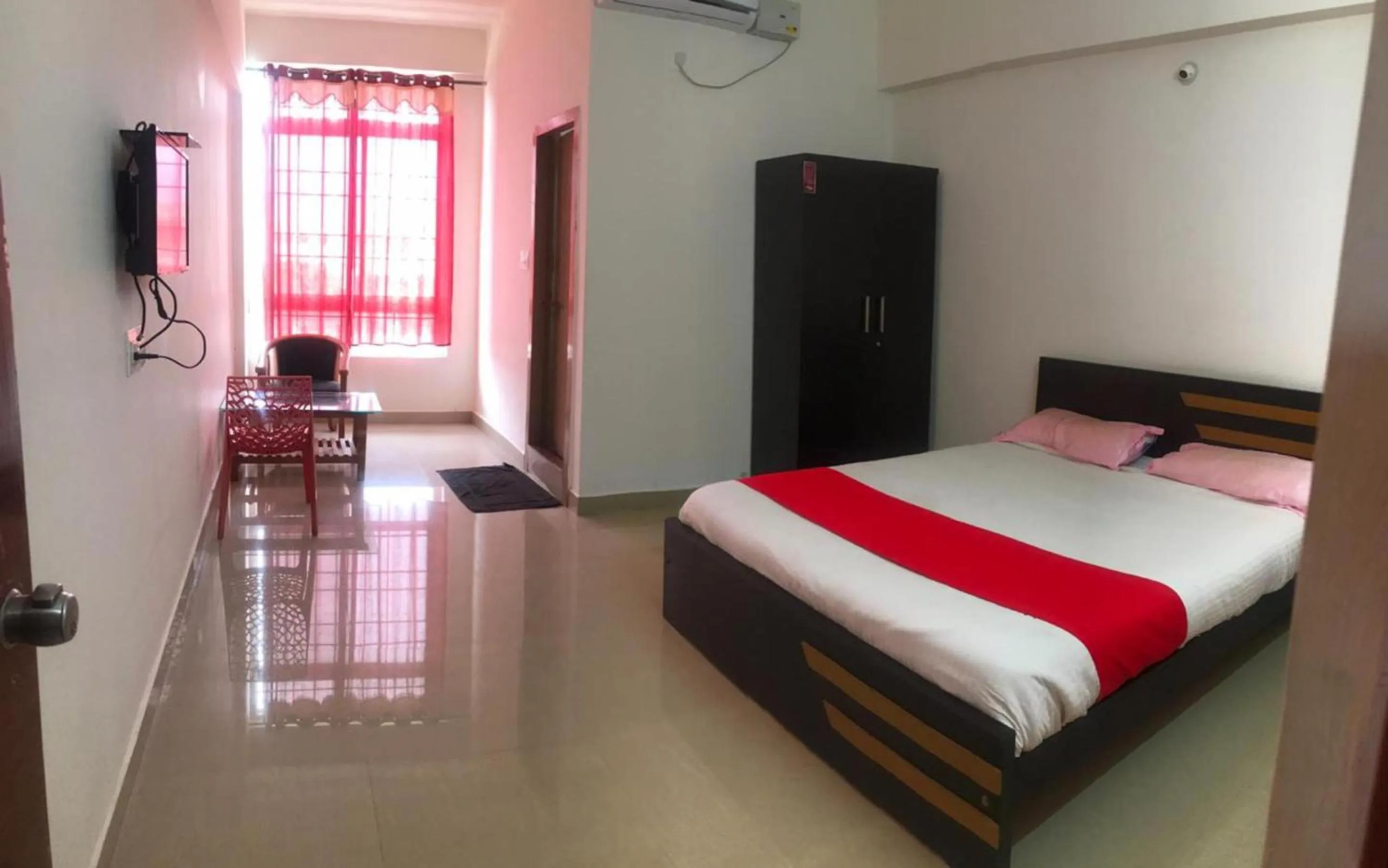 Bedroom, Bed in Green Valley Residency