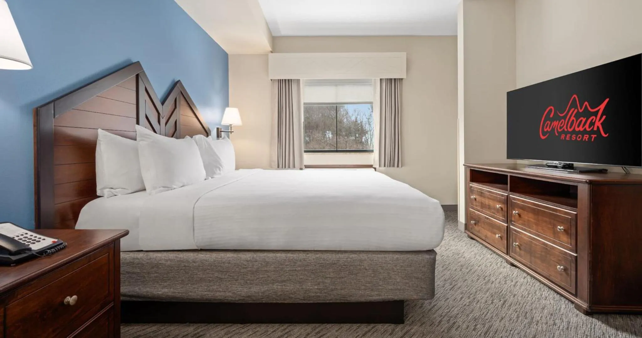 Bedroom, Bed in Camelback Resort