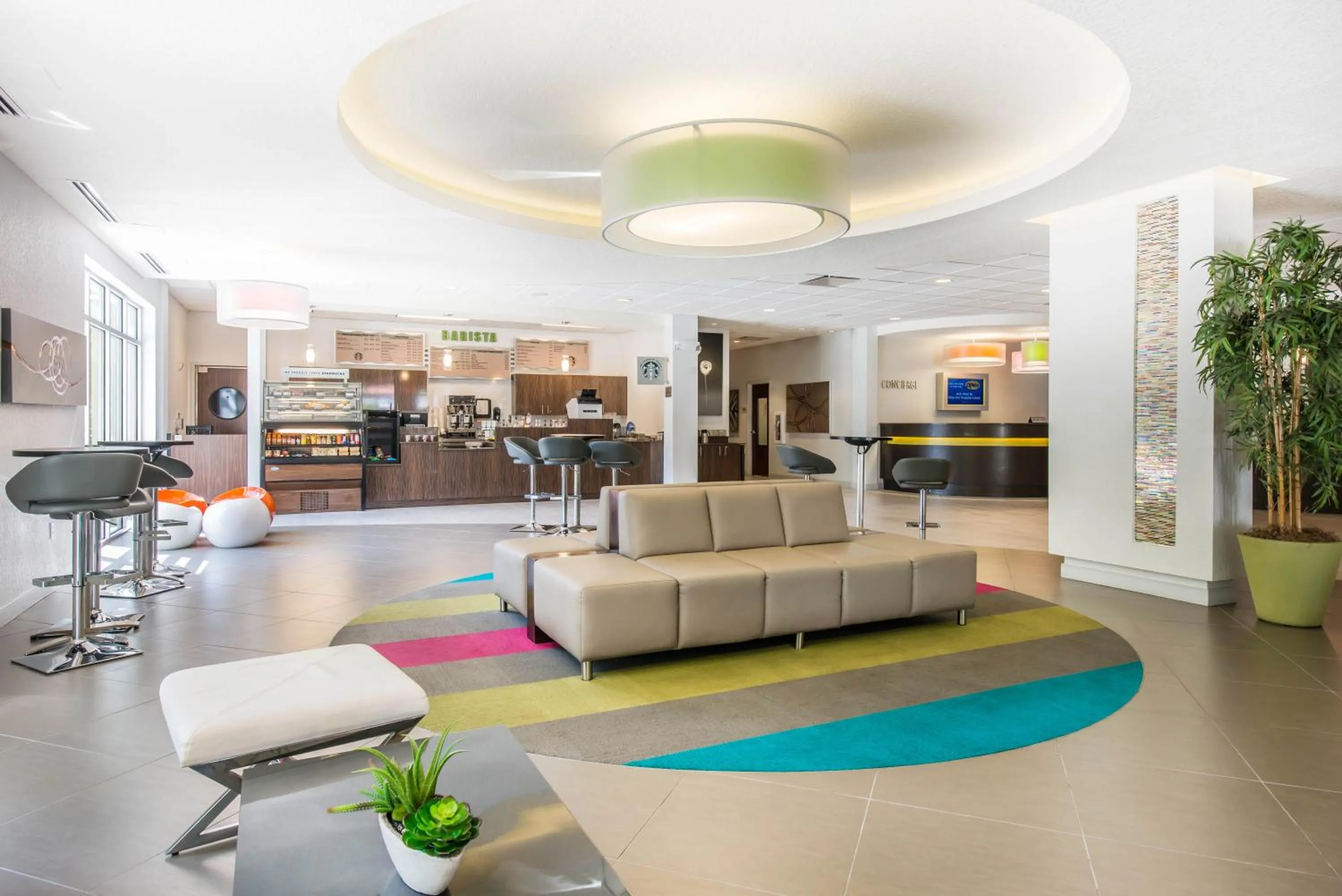 On-site shops in Avanti International Resort