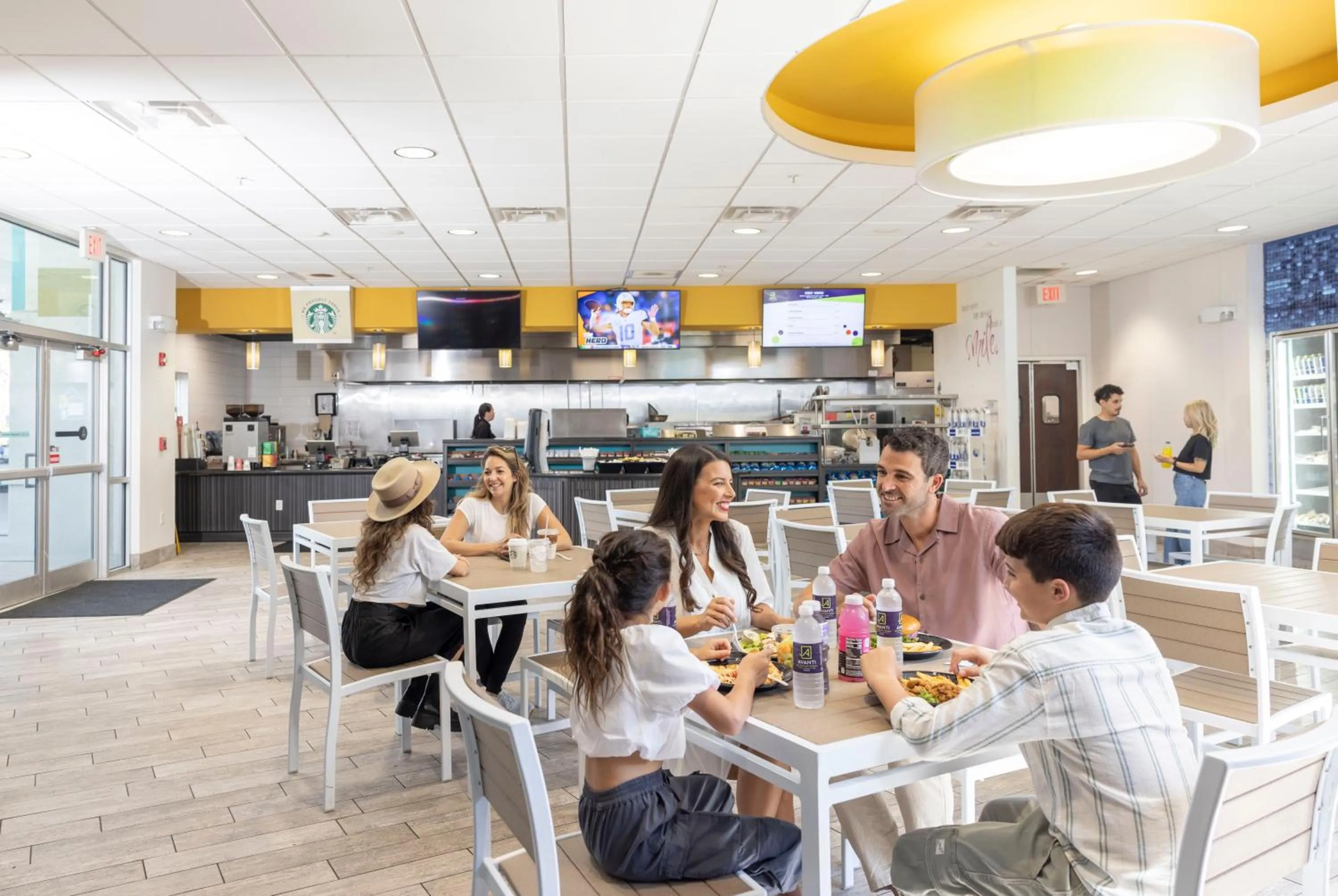 Restaurant/places to eat in Avanti International Resort