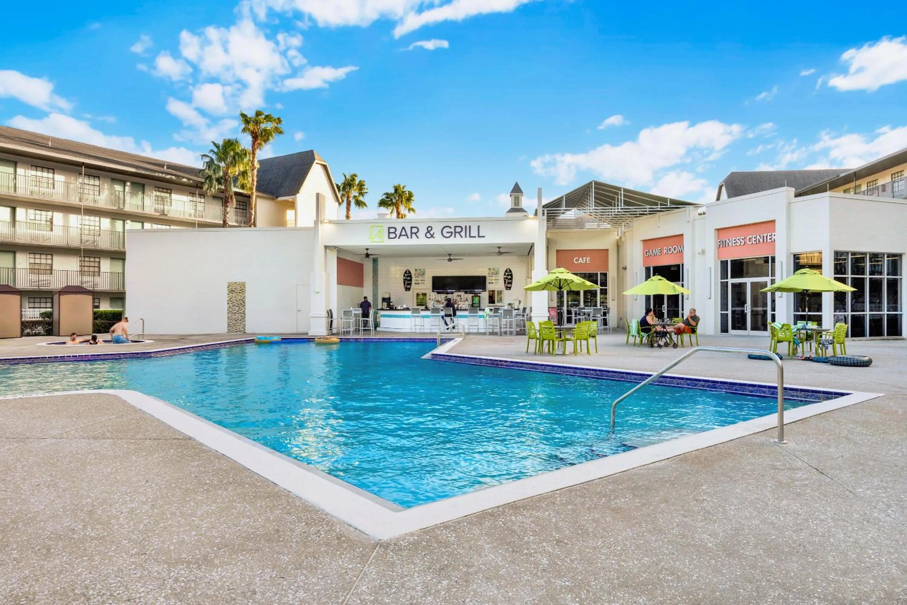 Restaurant/places to eat in Avanti International Resort