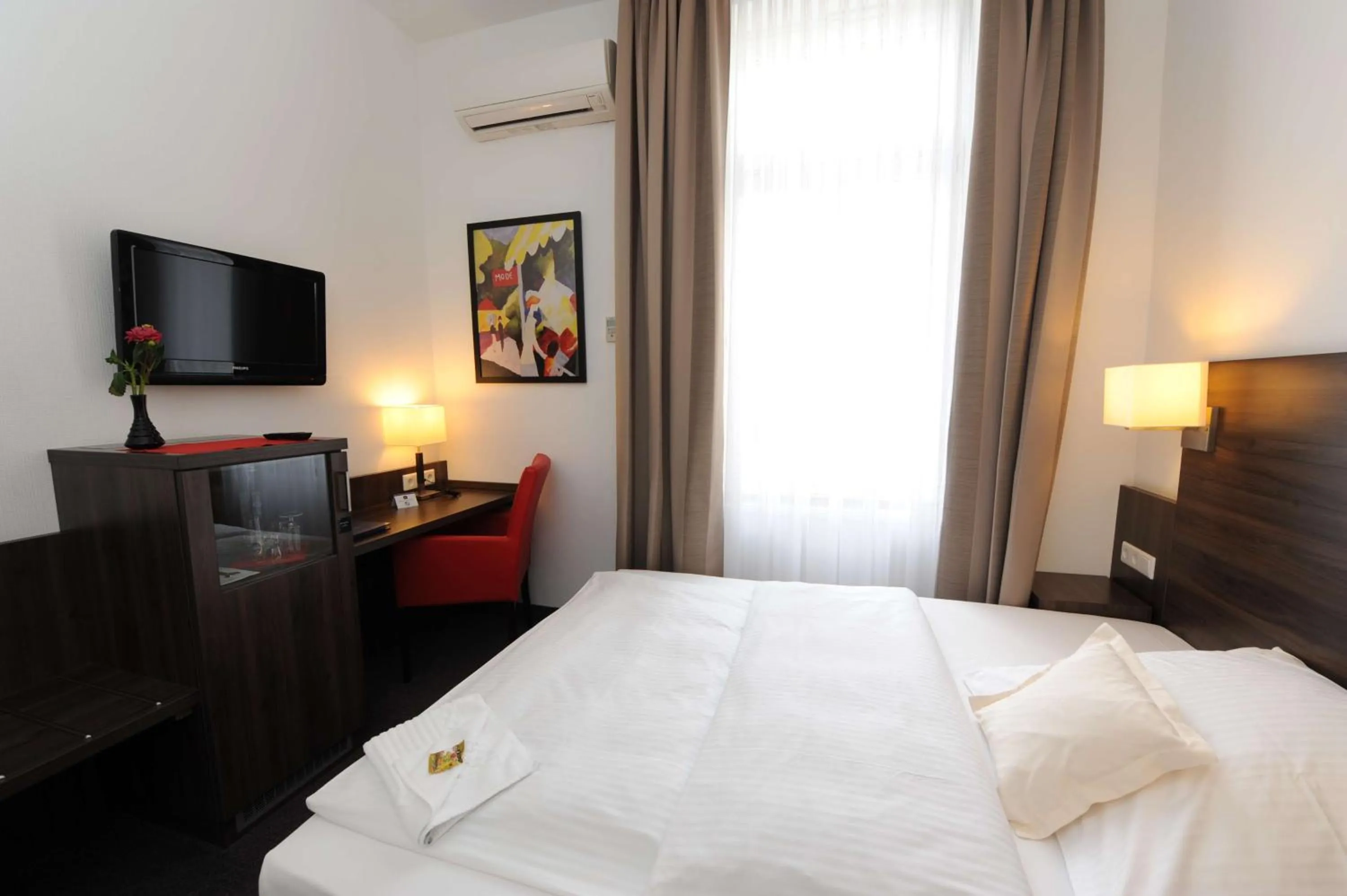 Bedroom, Bed in Best Western Hotel Kaiserhof