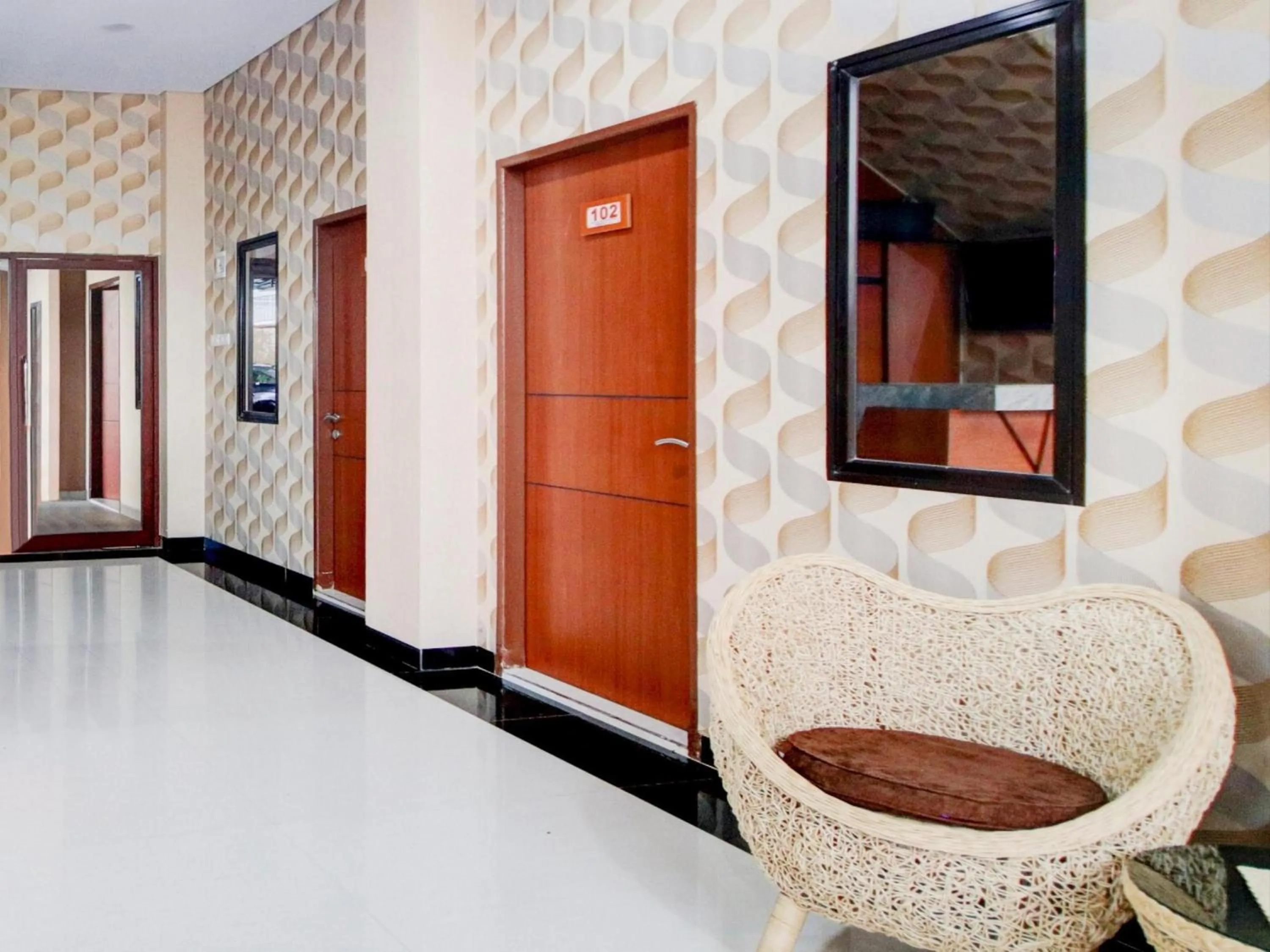 Area and facilities in Hotel O Sean'S Residence Mansyur Near Universitas Sumatra Utara USU