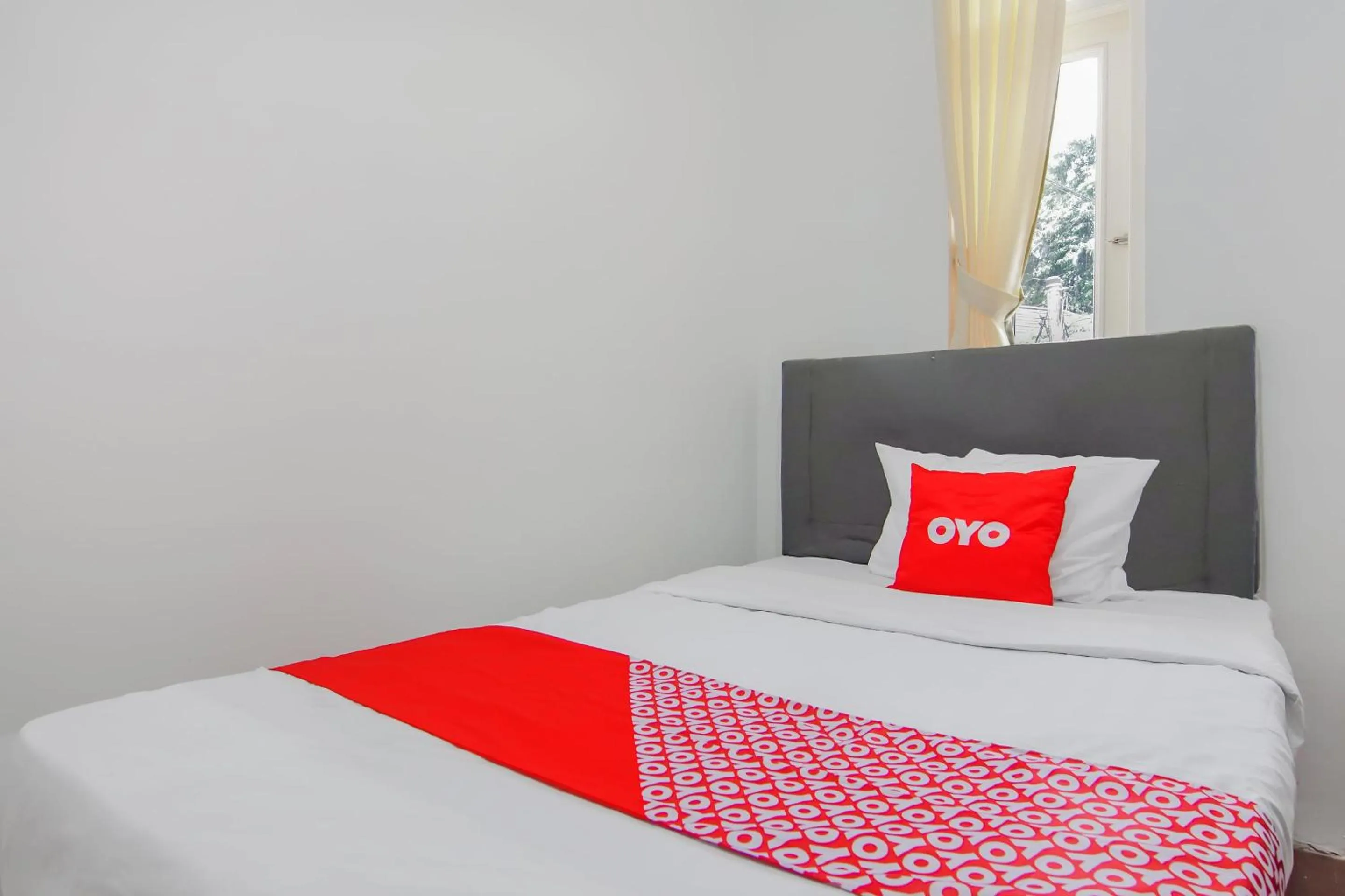 Bedroom, Bed in Capital O 90342 Kemang Garden