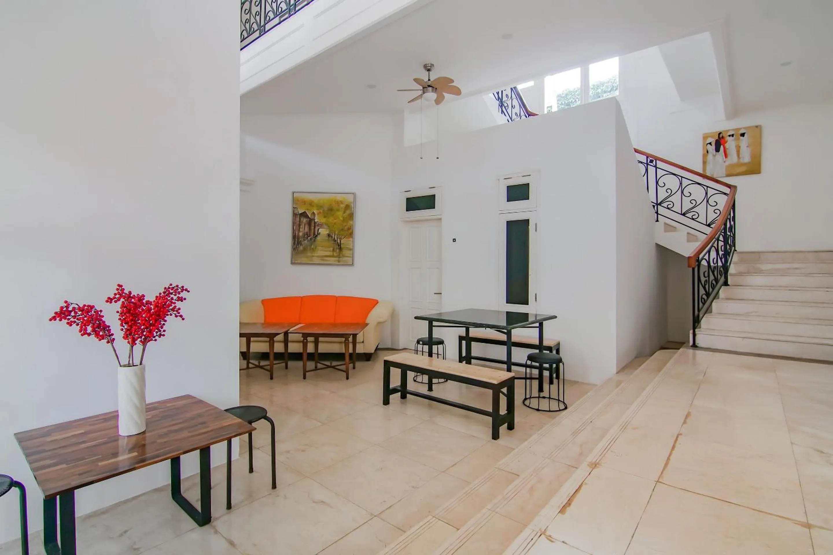 Lobby or reception in Capital O 90342 Kemang Garden