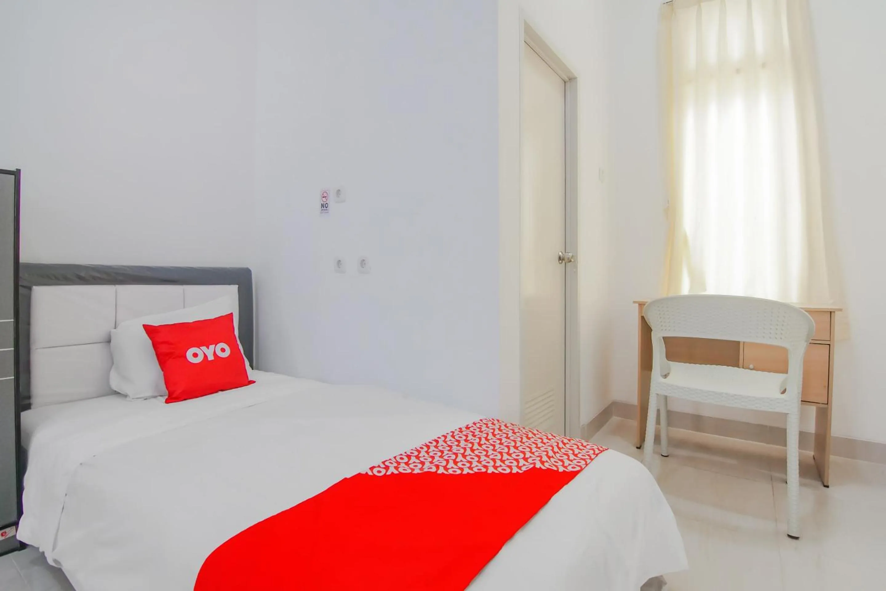 Bedroom, Bed in Capital O 90342 Kemang Garden