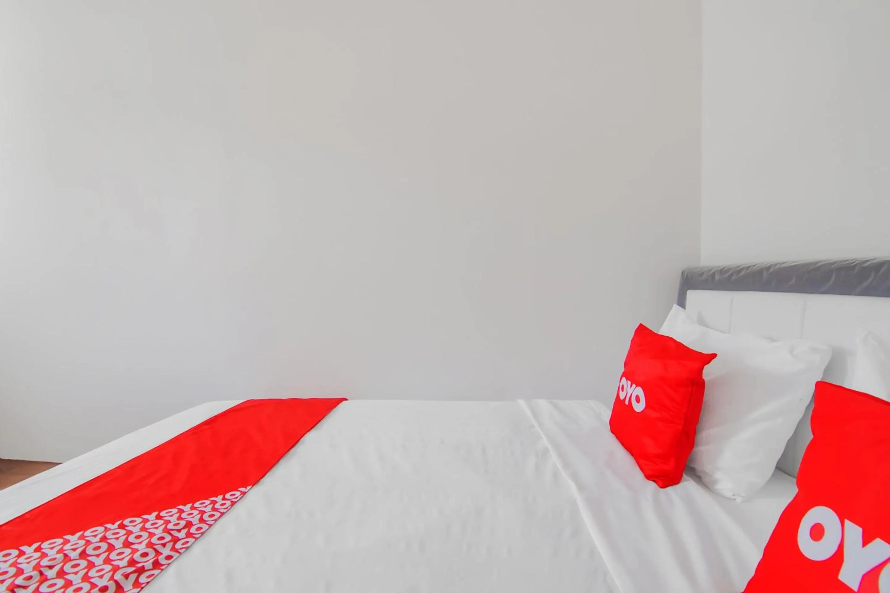 Bedroom, Bed in Capital O 90342 Kemang Garden