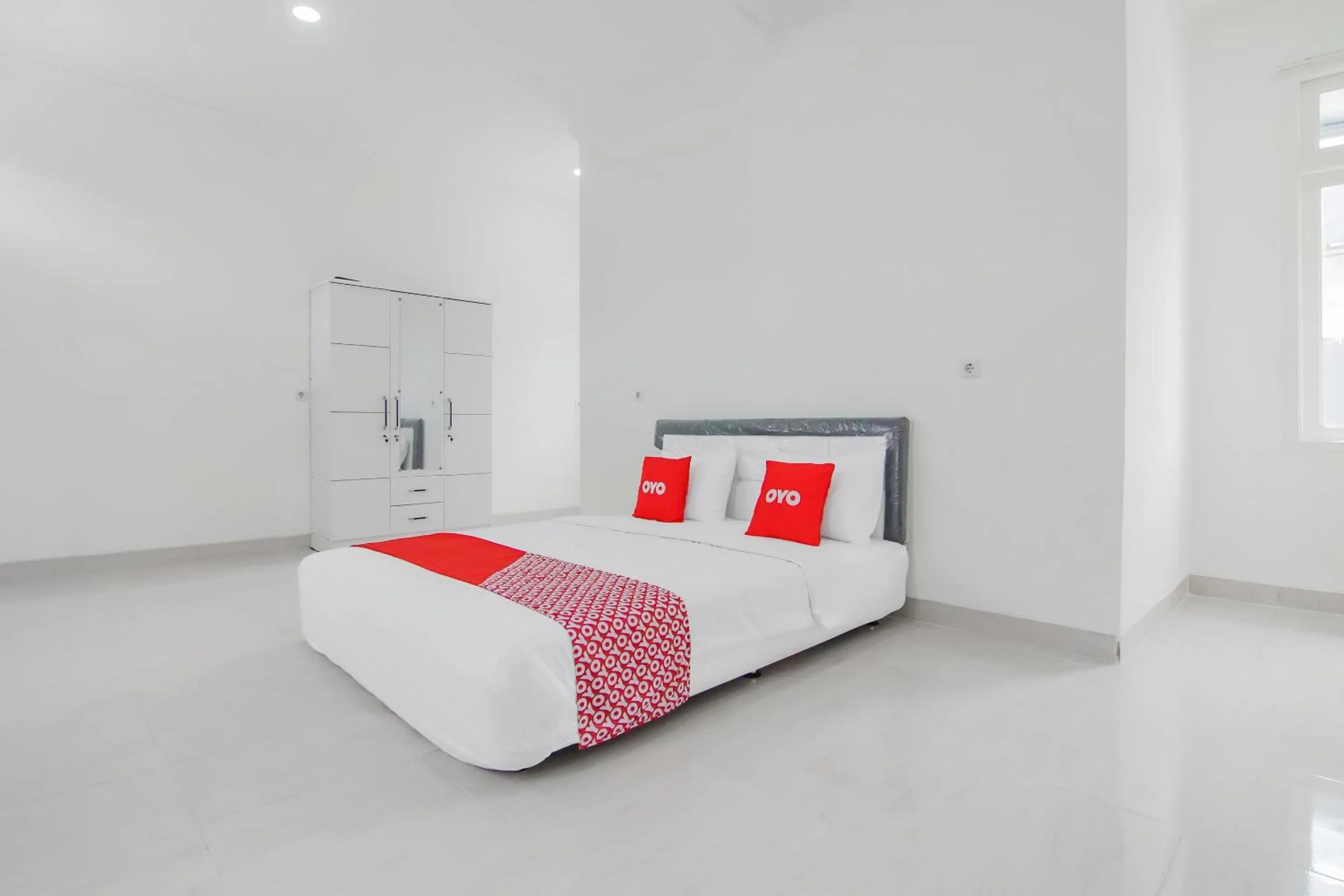 Bedroom, Bed in Capital O 90342 Kemang Garden