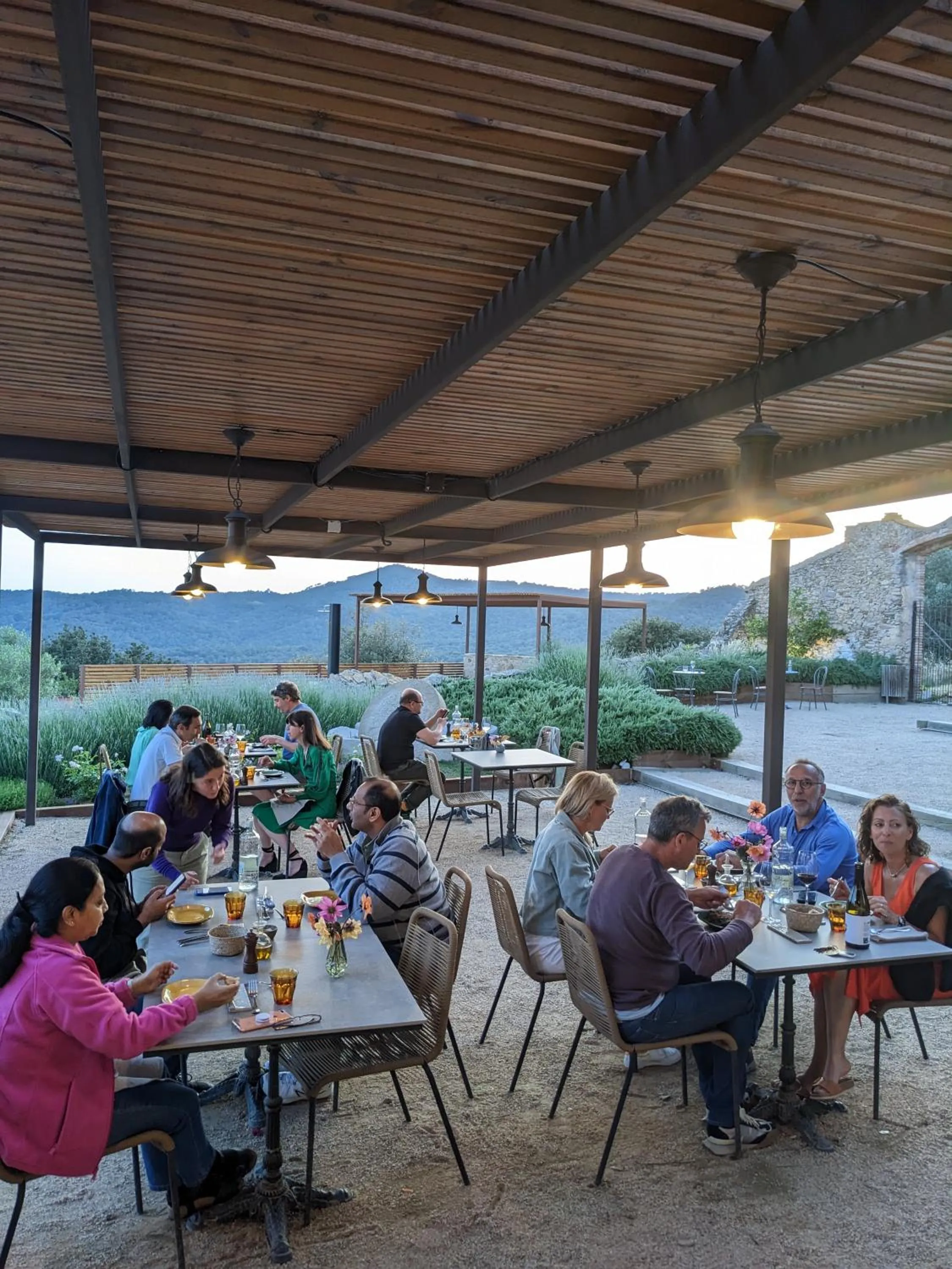 Restaurant/places to eat in Mas Oms