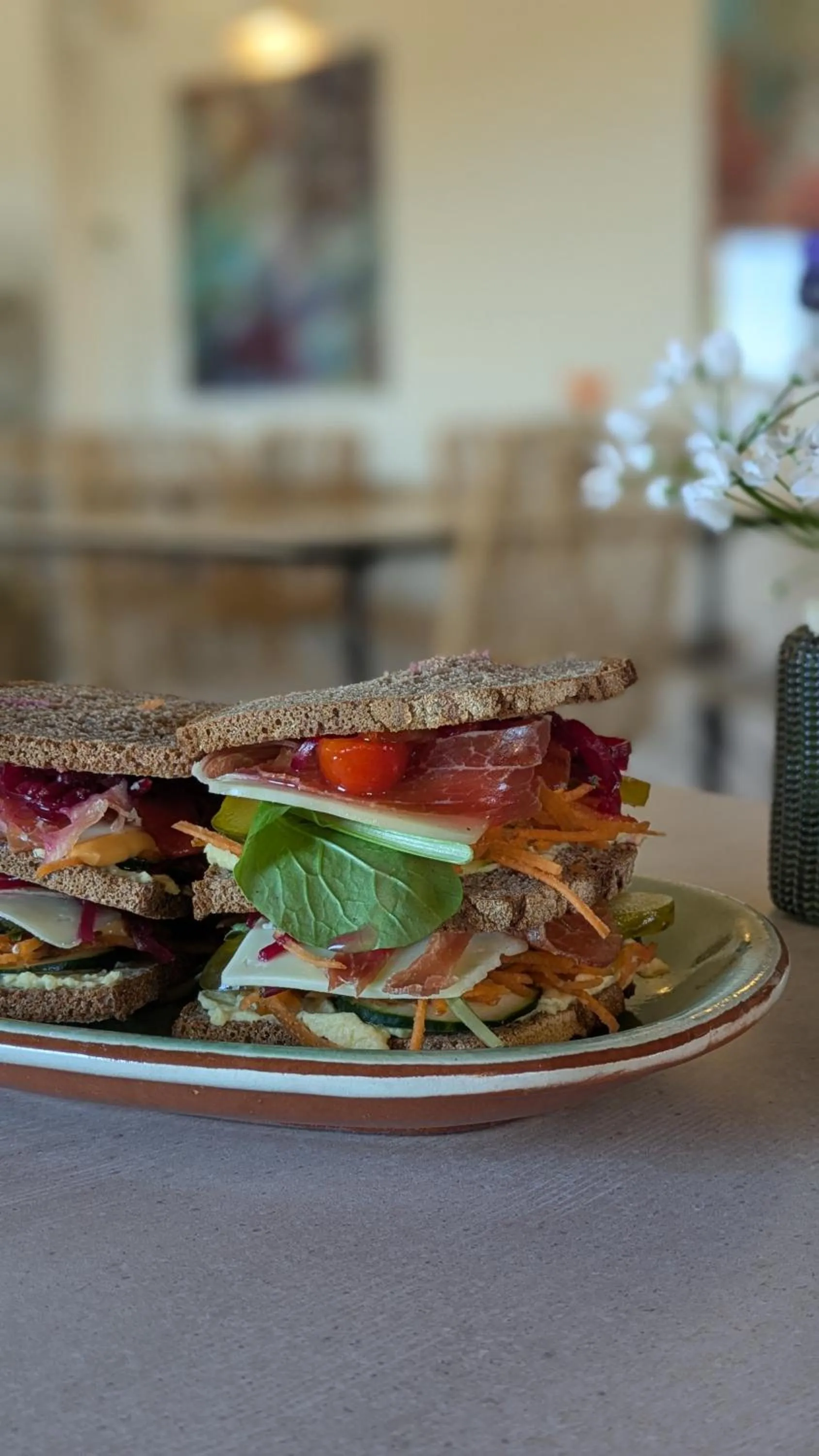 Restaurant/places to eat in Mas Oms