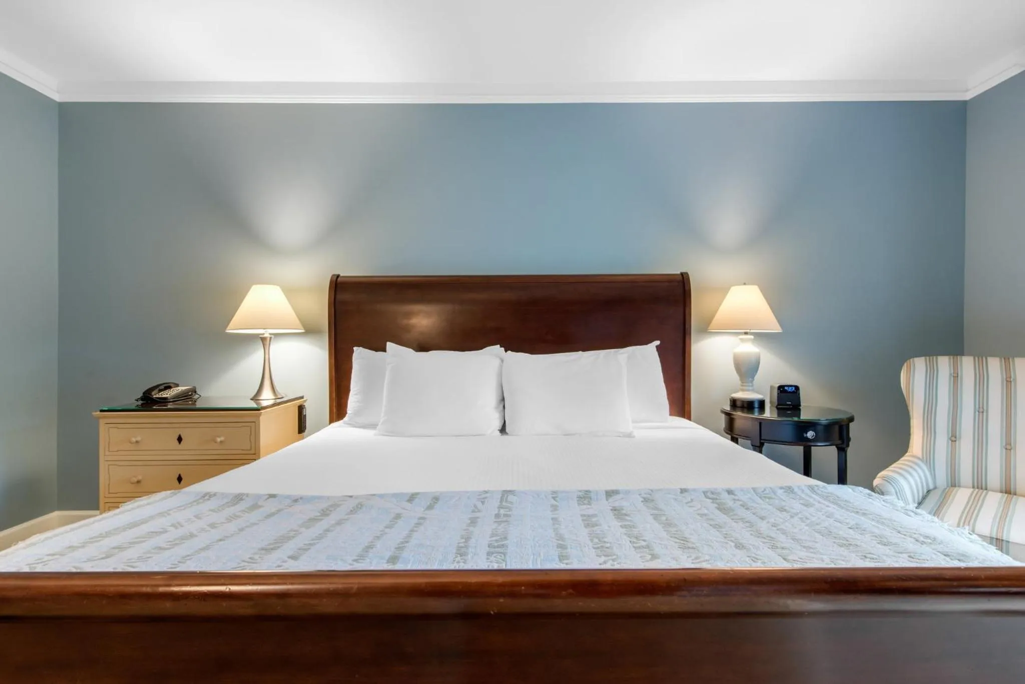 Photo of the whole room, Bed in Omni Bedford Springs Resort & Spa