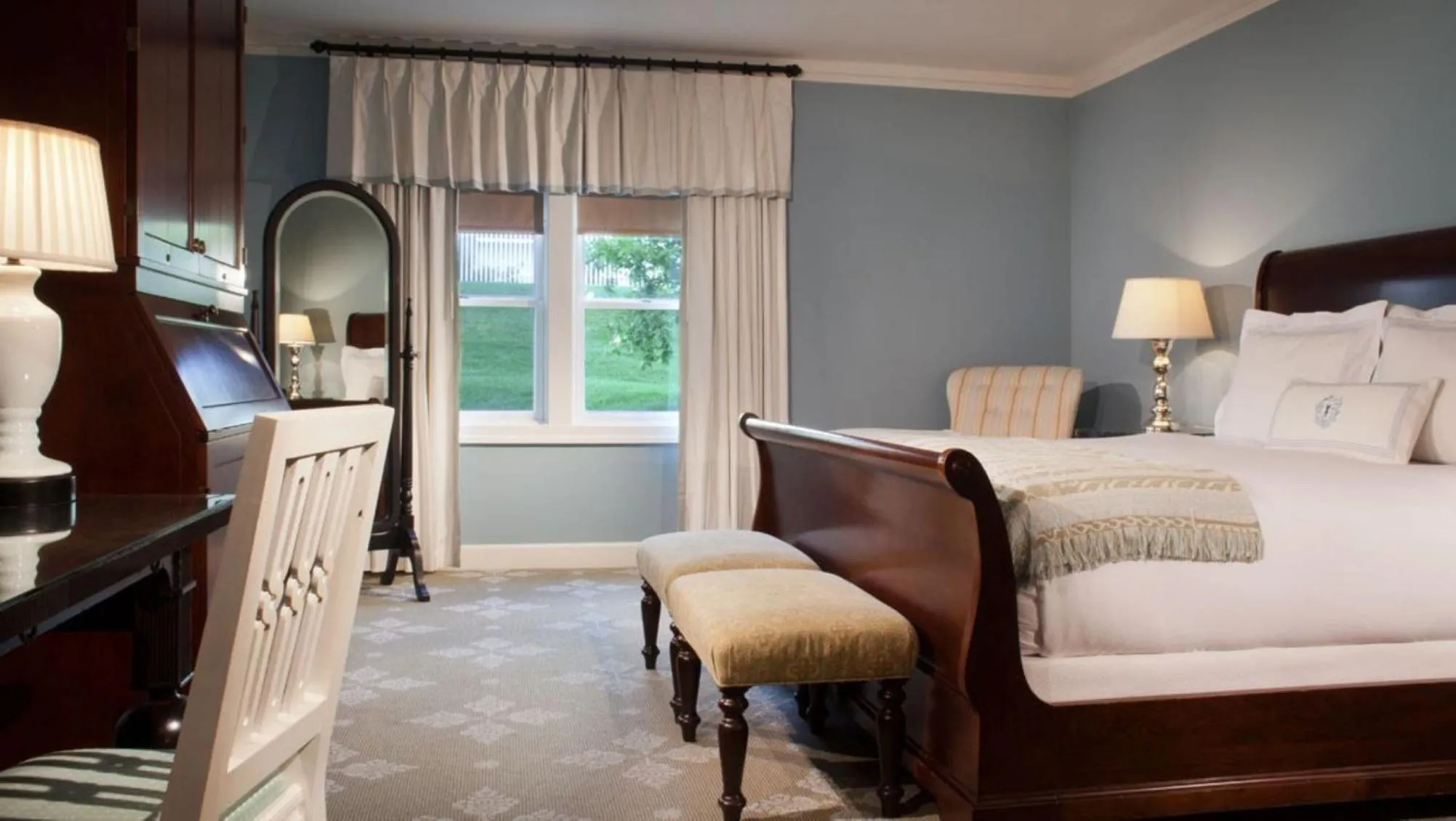 Photo of the whole room, Bed in Omni Bedford Springs Resort & Spa