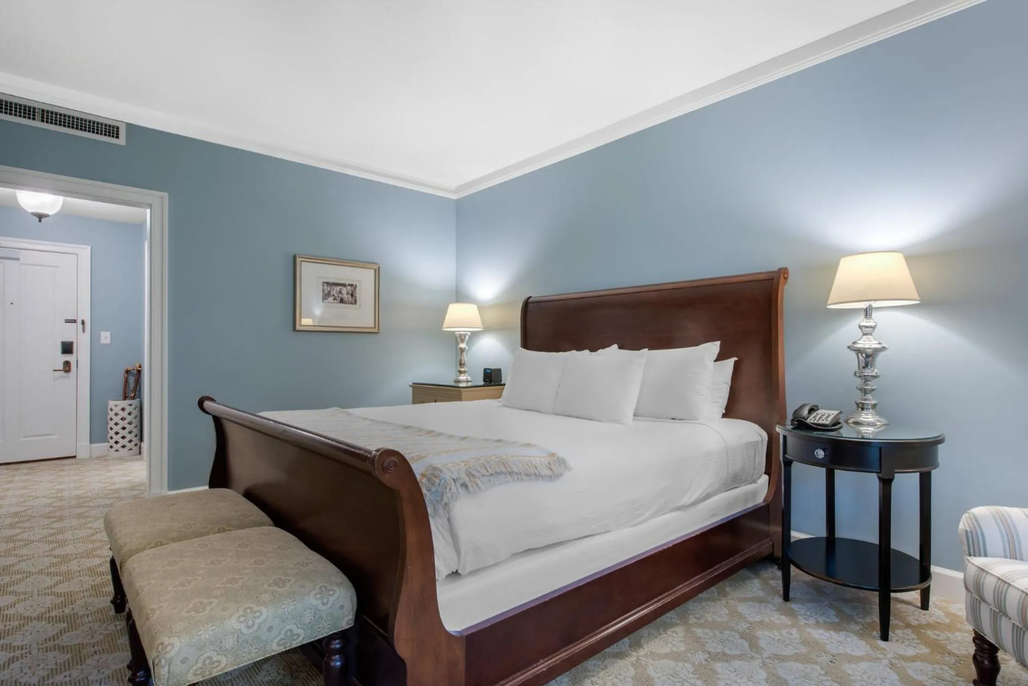 Photo of the whole room, Bed in Omni Bedford Springs Resort & Spa