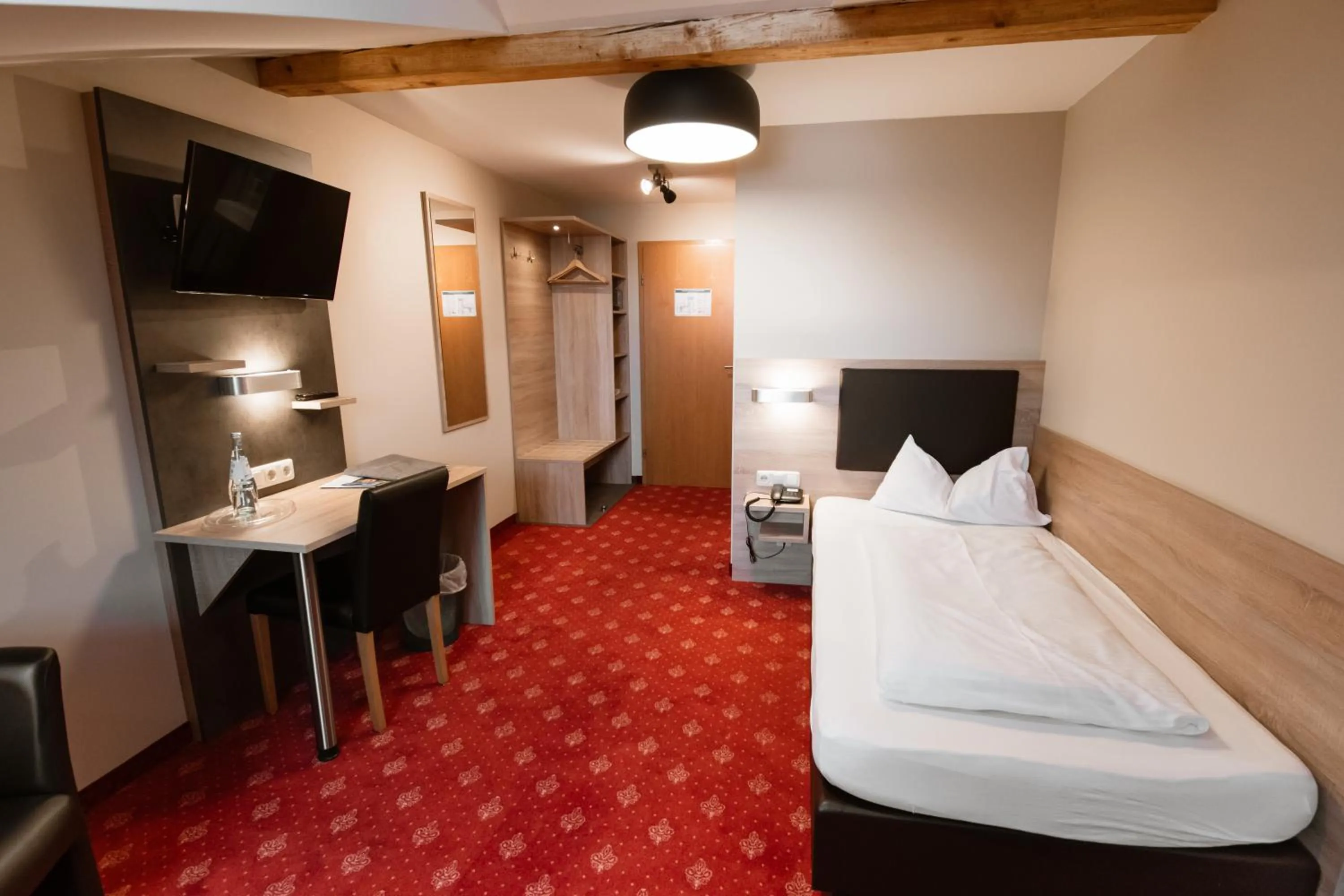 Photo of the whole room, Bed in Hotel Pockinger Hof