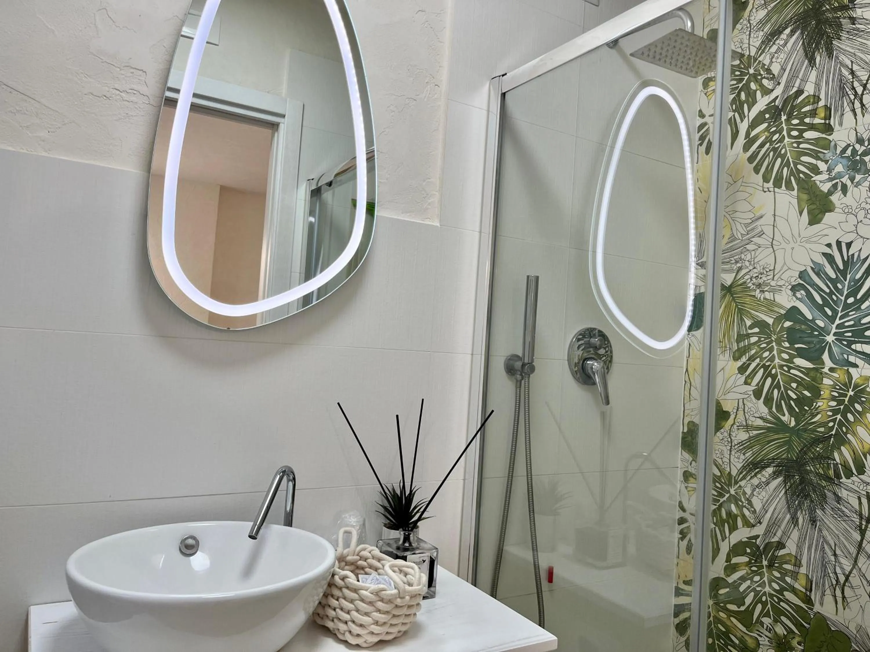 Shower in B&B Kamalei Tropea