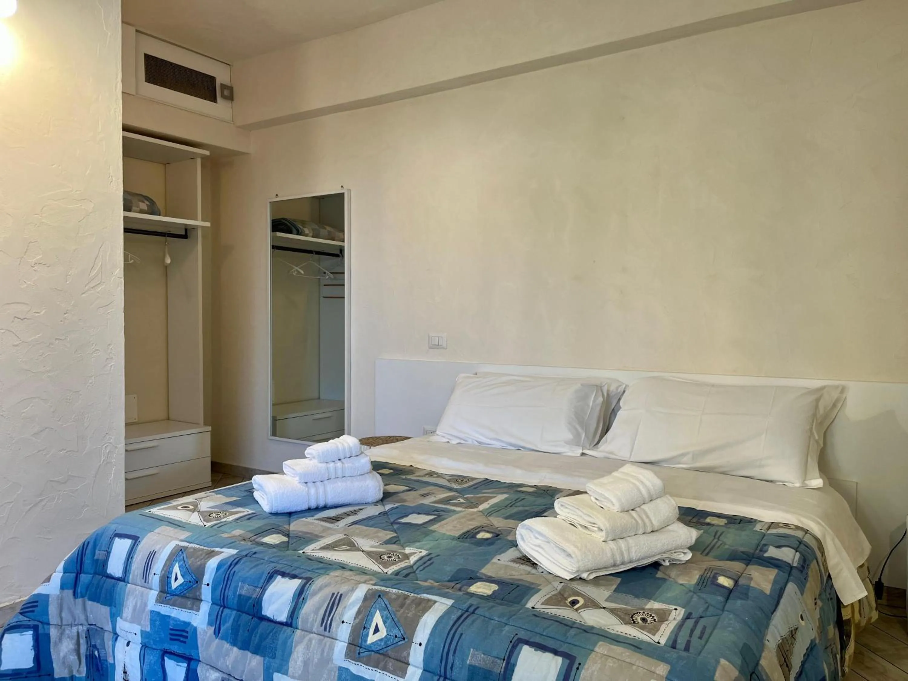 Bedroom, Bed in B&B Kamalei Tropea