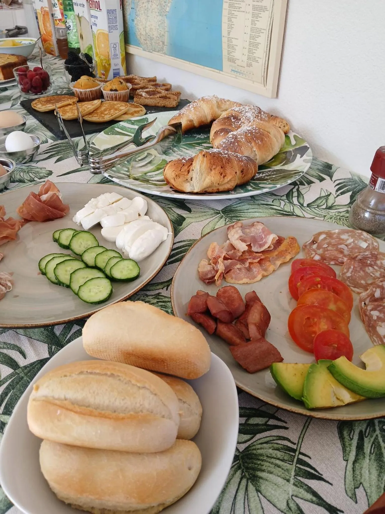 Continental breakfast in B&B Kamalei Tropea