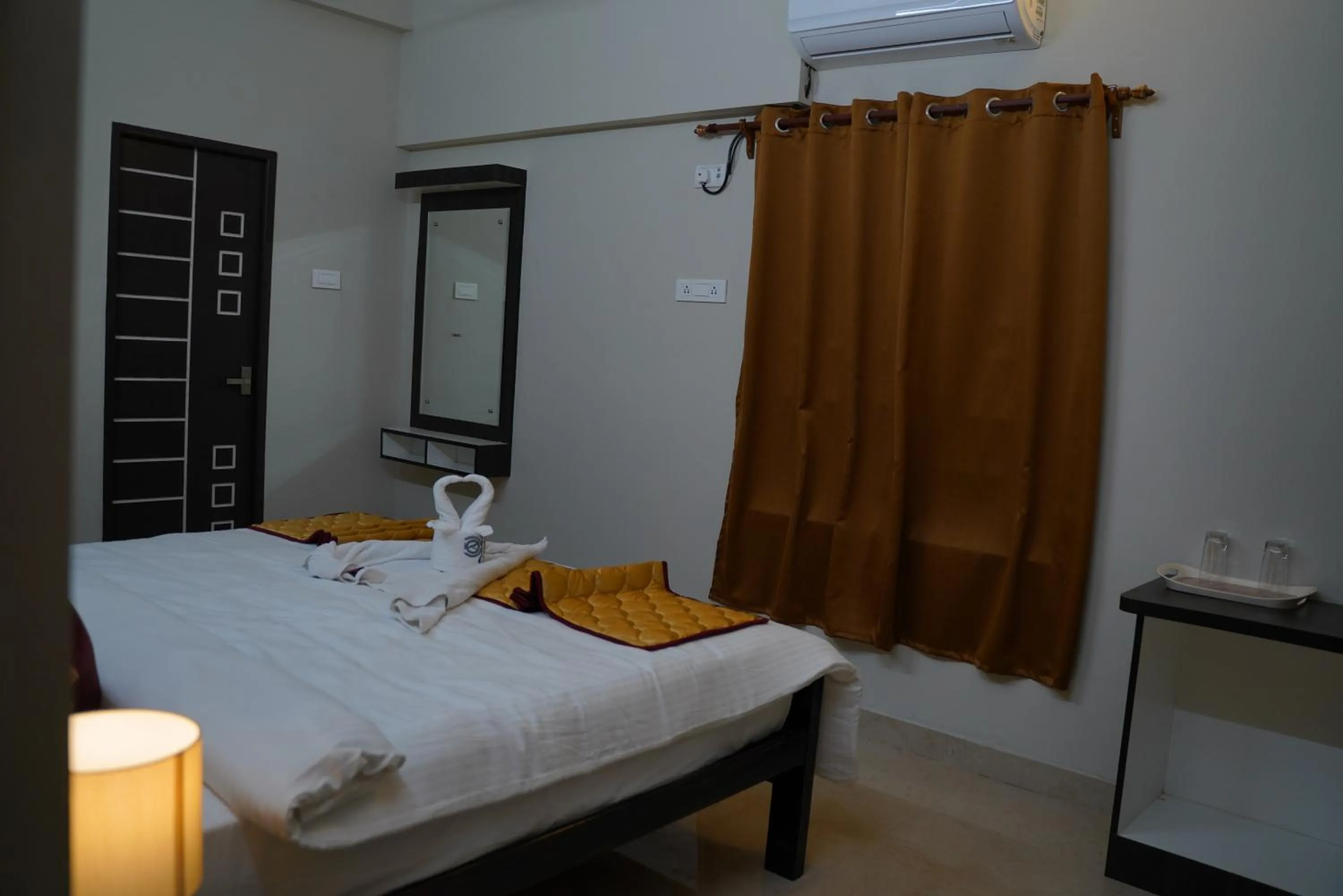 Bedroom, Bed in Hotel Akshith Inn