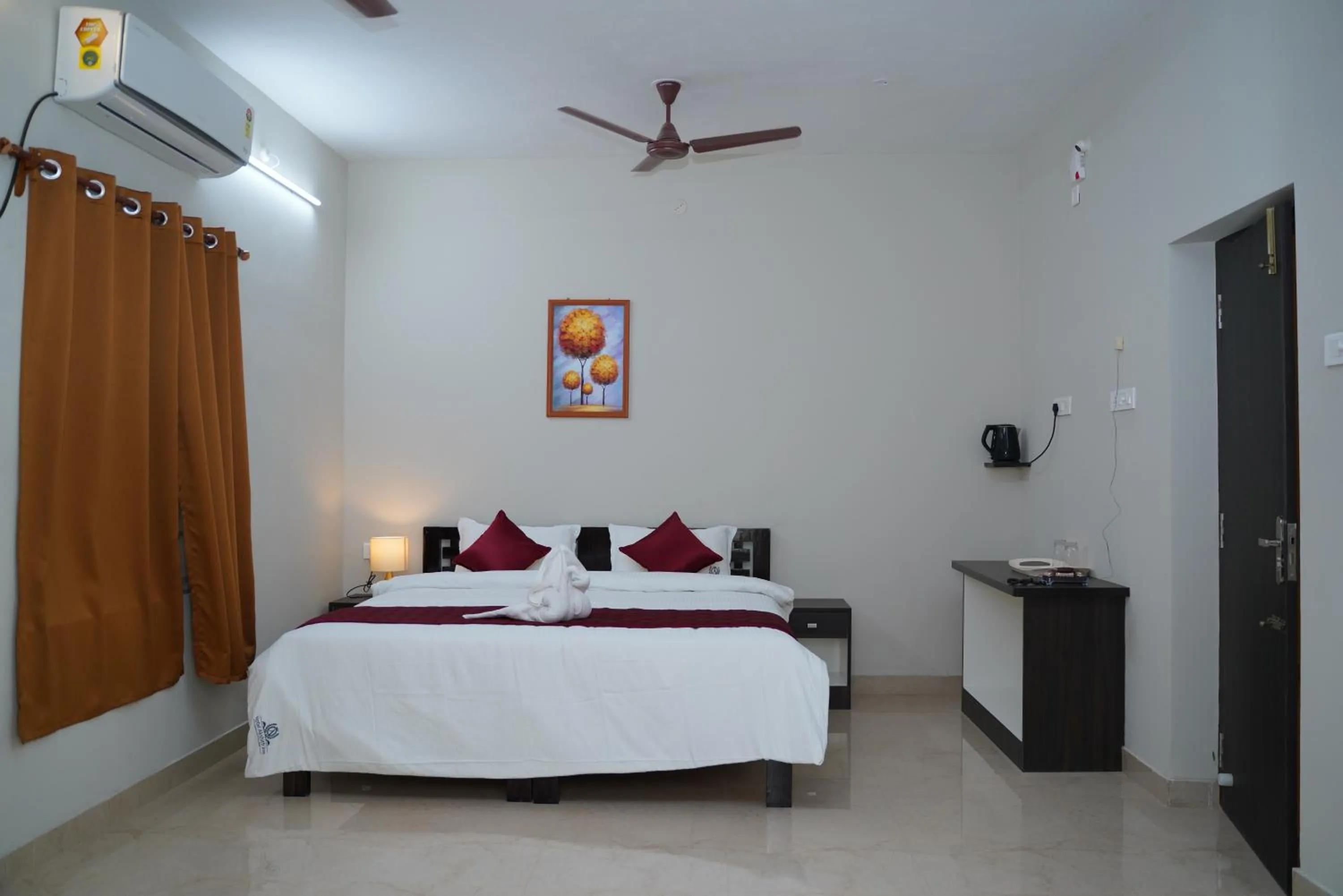 Bed in Hotel Akshith Inn